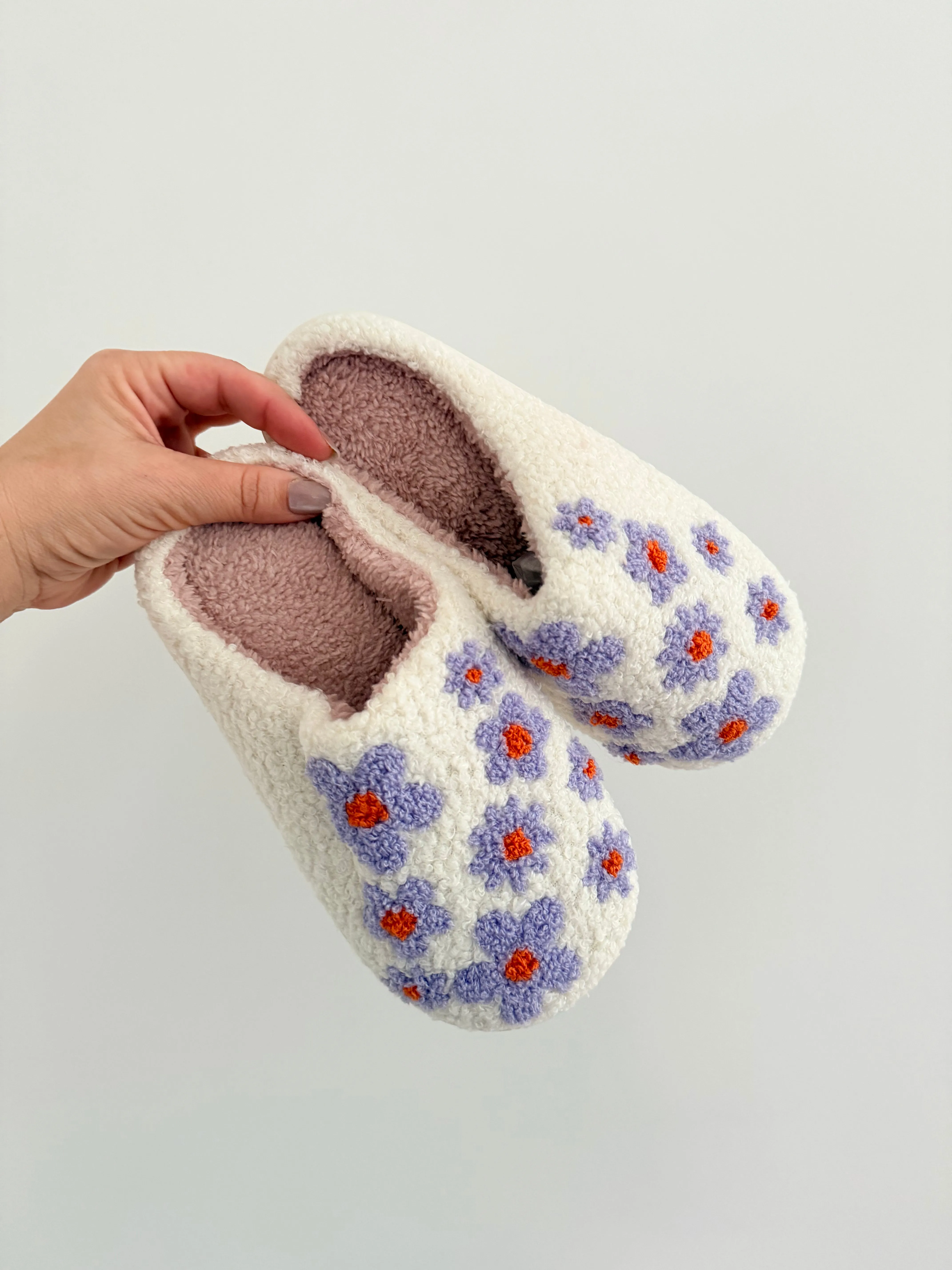 SAMPLE SALE ♡ ACCESSORIES ♡ slippers sz 5-6 sold by BFFS & BABES