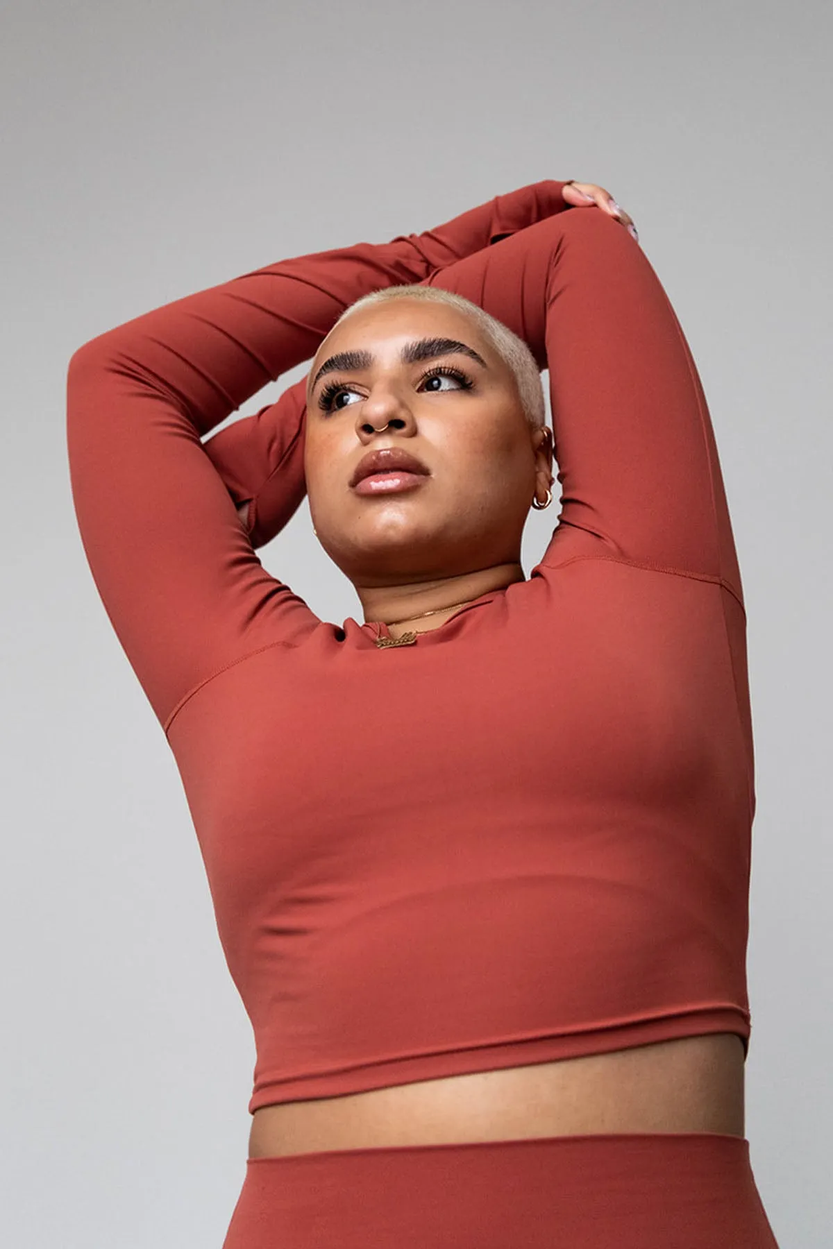 CLASSIC FIT LONG SLEEVE CROP - TRACK sold by Azur Fit