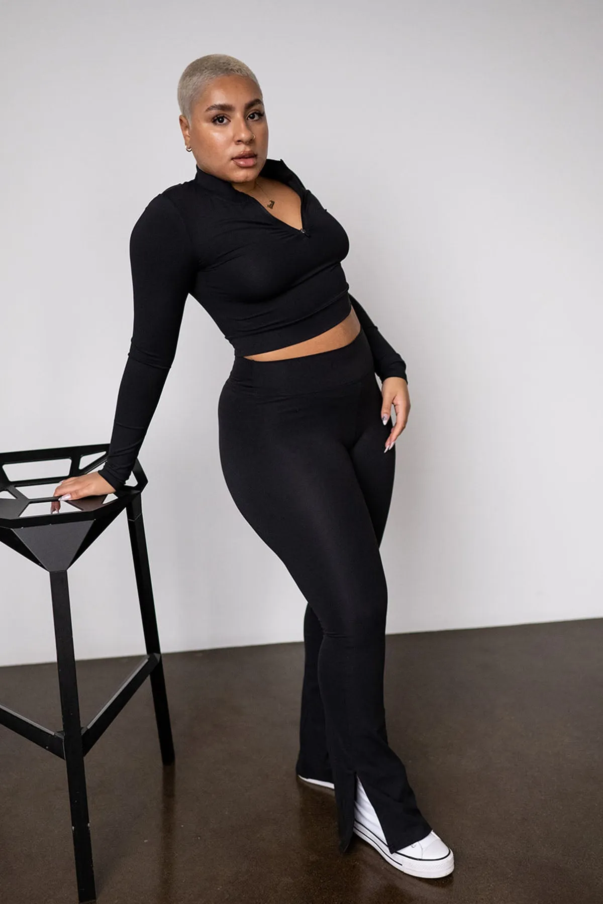 CLASSIC FIT SPLIT HEM LEGGINGS - ONYX sold by Azur Fit product image thumbnail 3