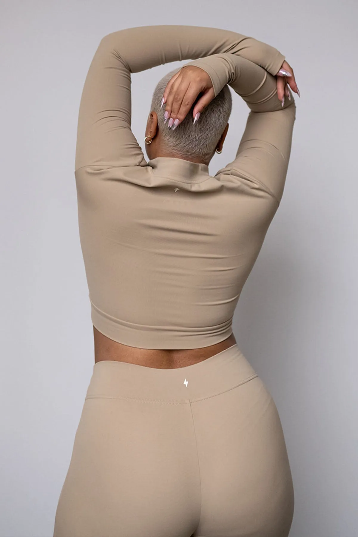 CLASSIC FIT SPLIT HEM LEGGINGS - COOKIE sold by Azur Fit product image thumbnail 4