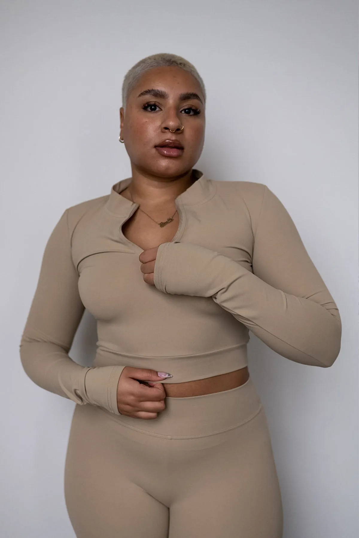 CLASSIC FIT CROP ZIP - COOKIE sold by Azur Fit product image thumbnail 4