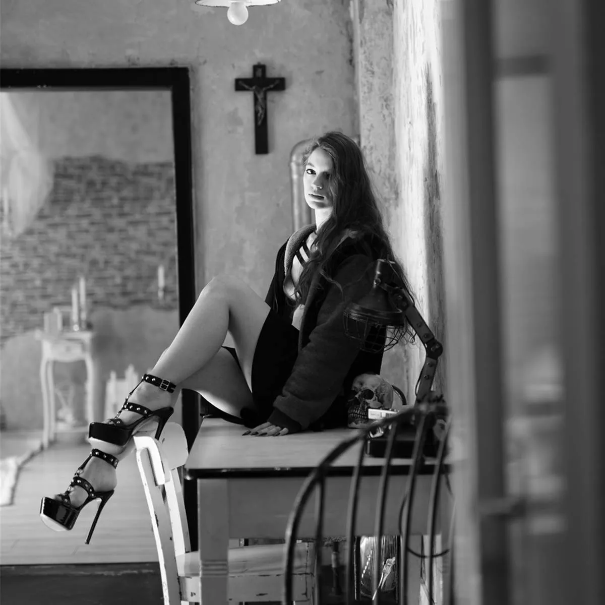 Round Toe Platform Rivet Buckle T-Strap Sandals sold by Onlymaker product image thumbnail 3