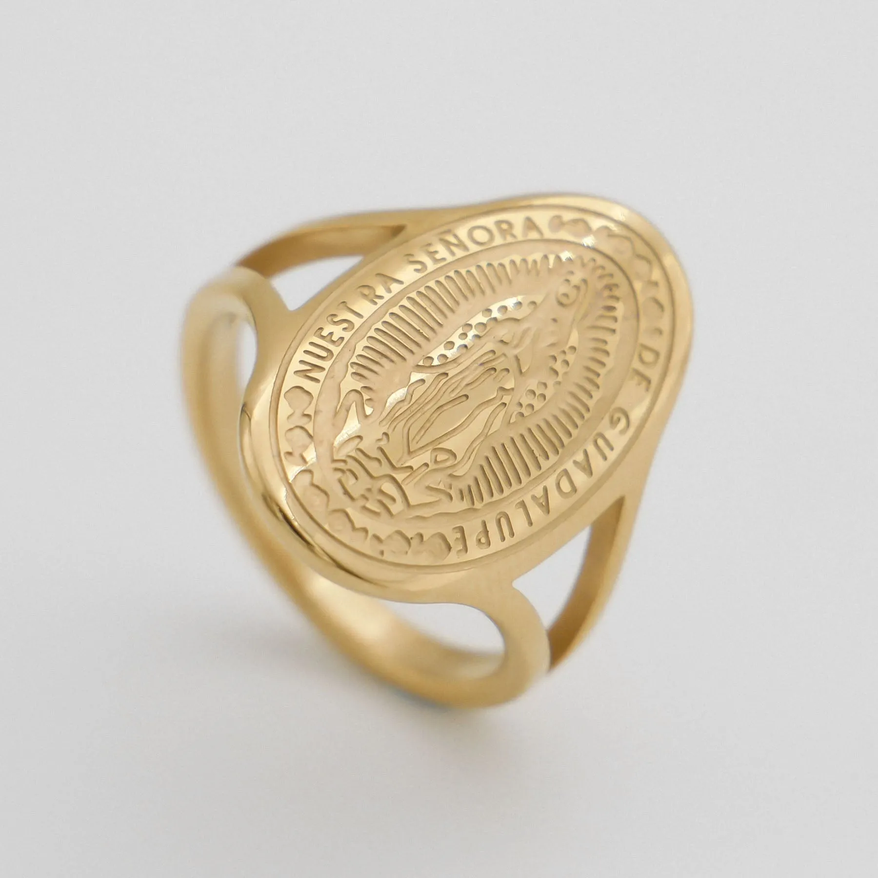 Maria Ring sold by PRYA