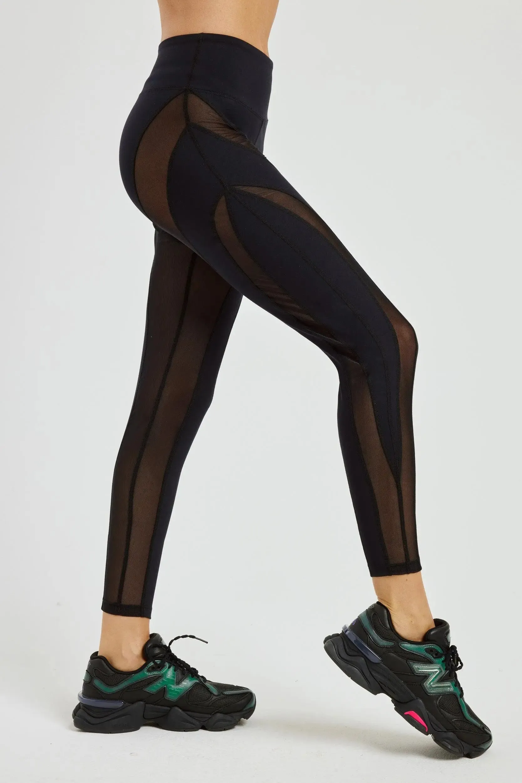 The Amanda Legging sold by Year of Ours product image thumbnail 3