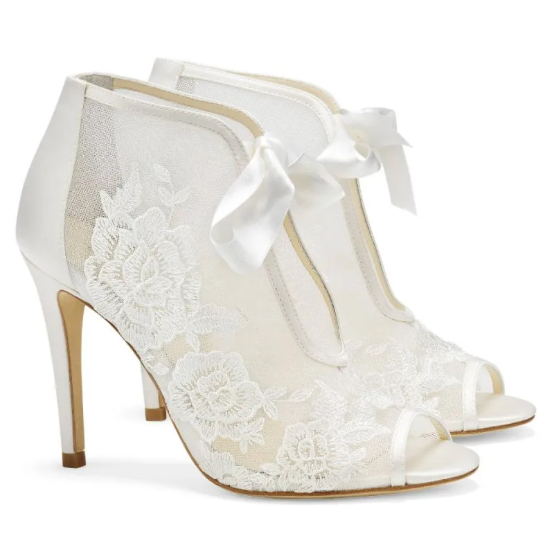 NIKKI IVORY SAMPLE SALE sold by Bella Belle Shoes