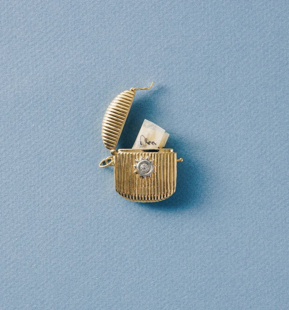 Ribbed Vesta Case Necklace sold by HART product image thumbnail 4