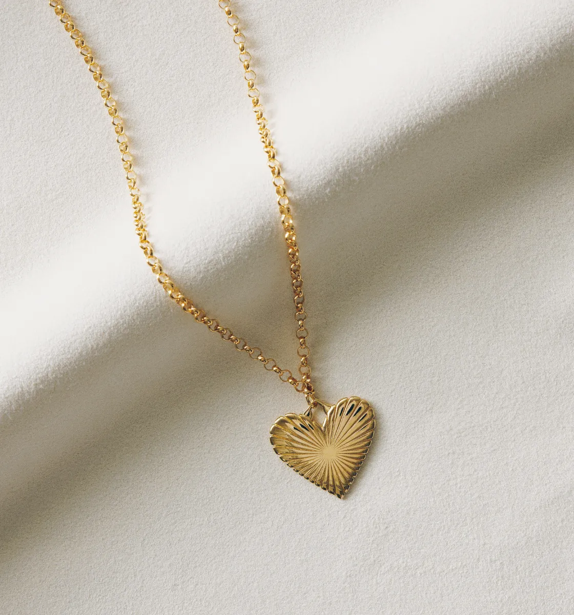 Ribbed Heart of Gold Necklace sold by HART product image thumbnail 4