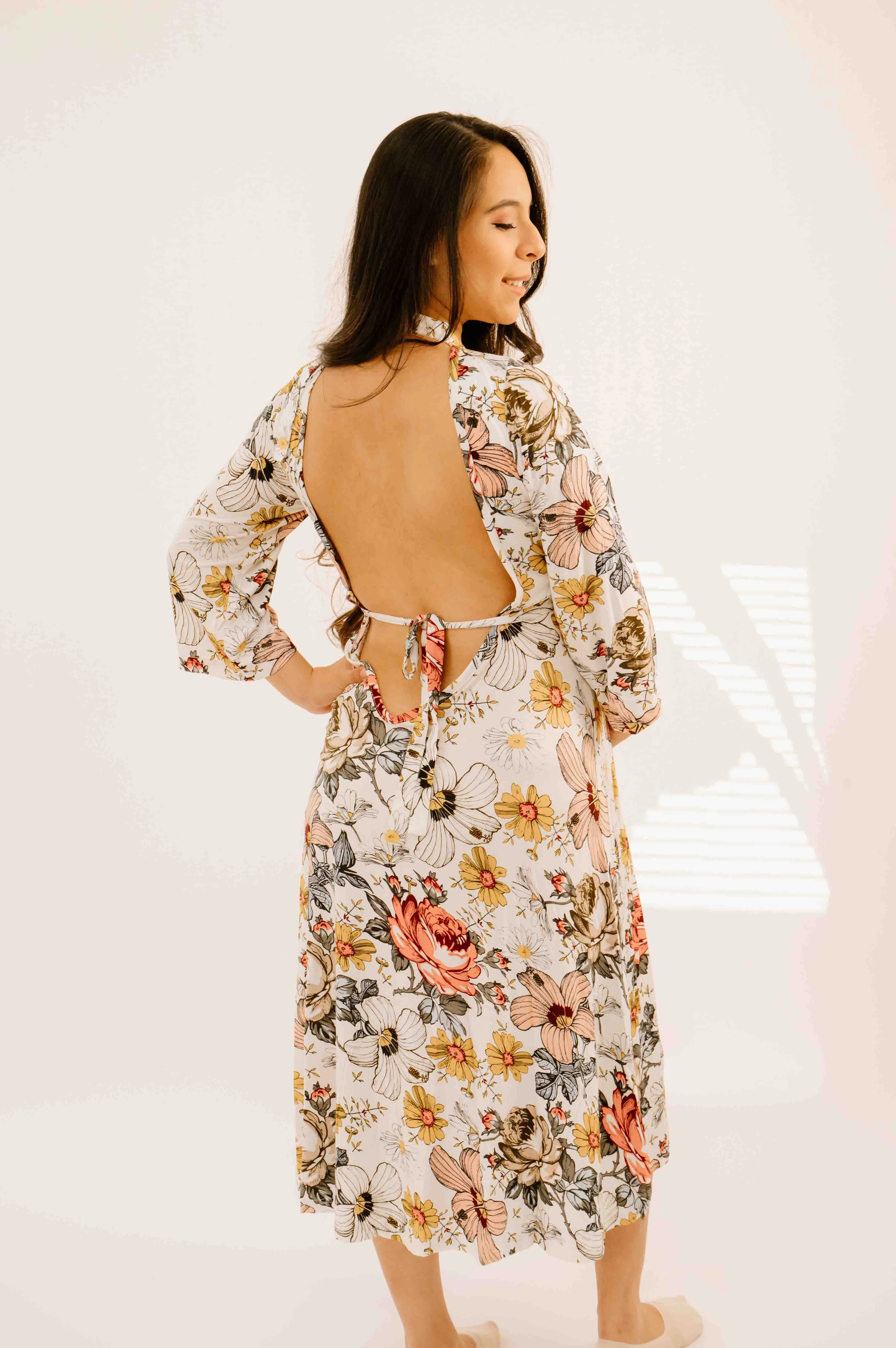 Lila Labor & Postpartum Gown in Vintage Floral sold by Lila Maternity product image thumbnail 3