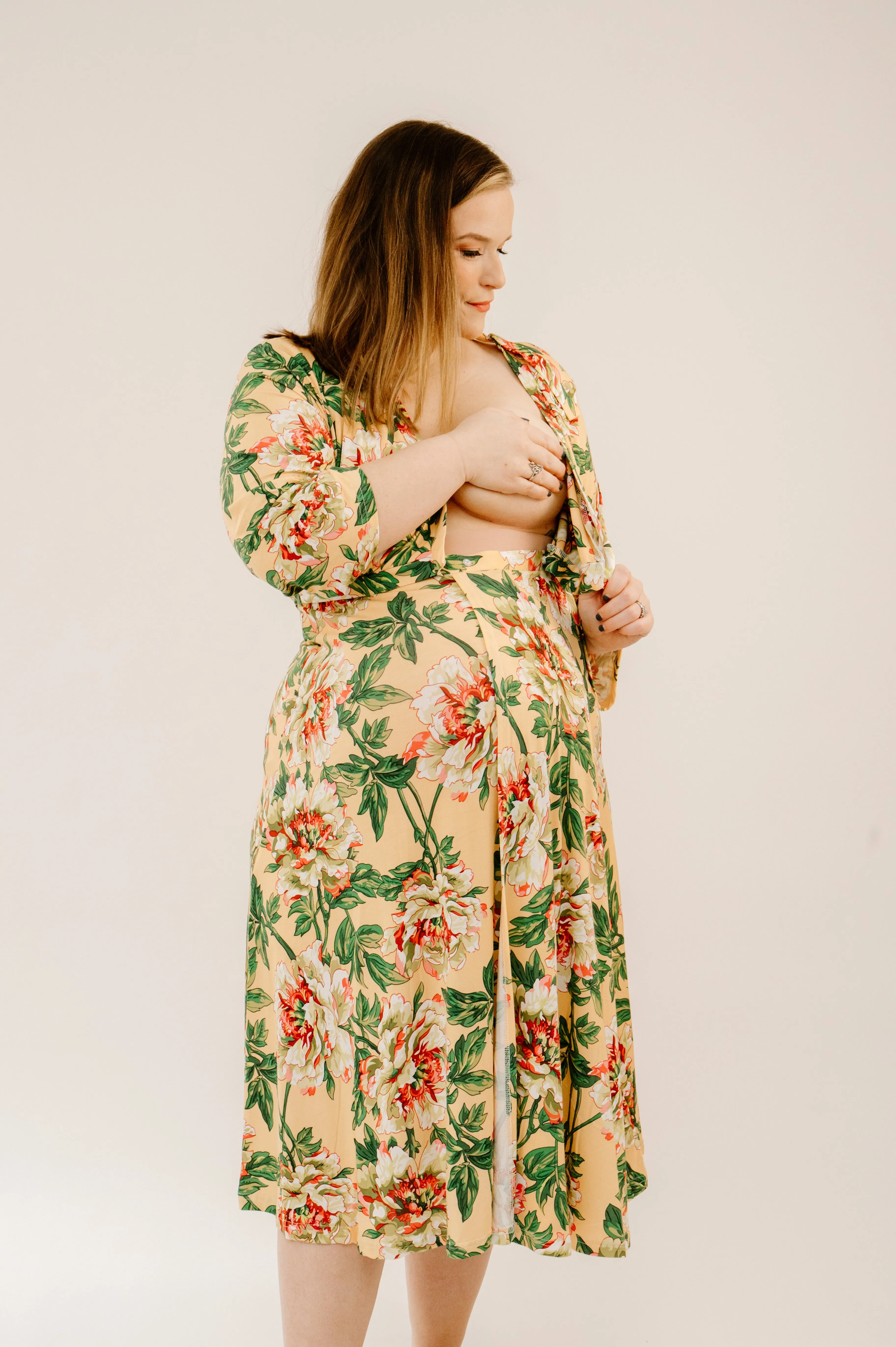 Lila Labor & Postpartum Gown in Peach Floral sold by Lila Maternity product image thumbnail 4