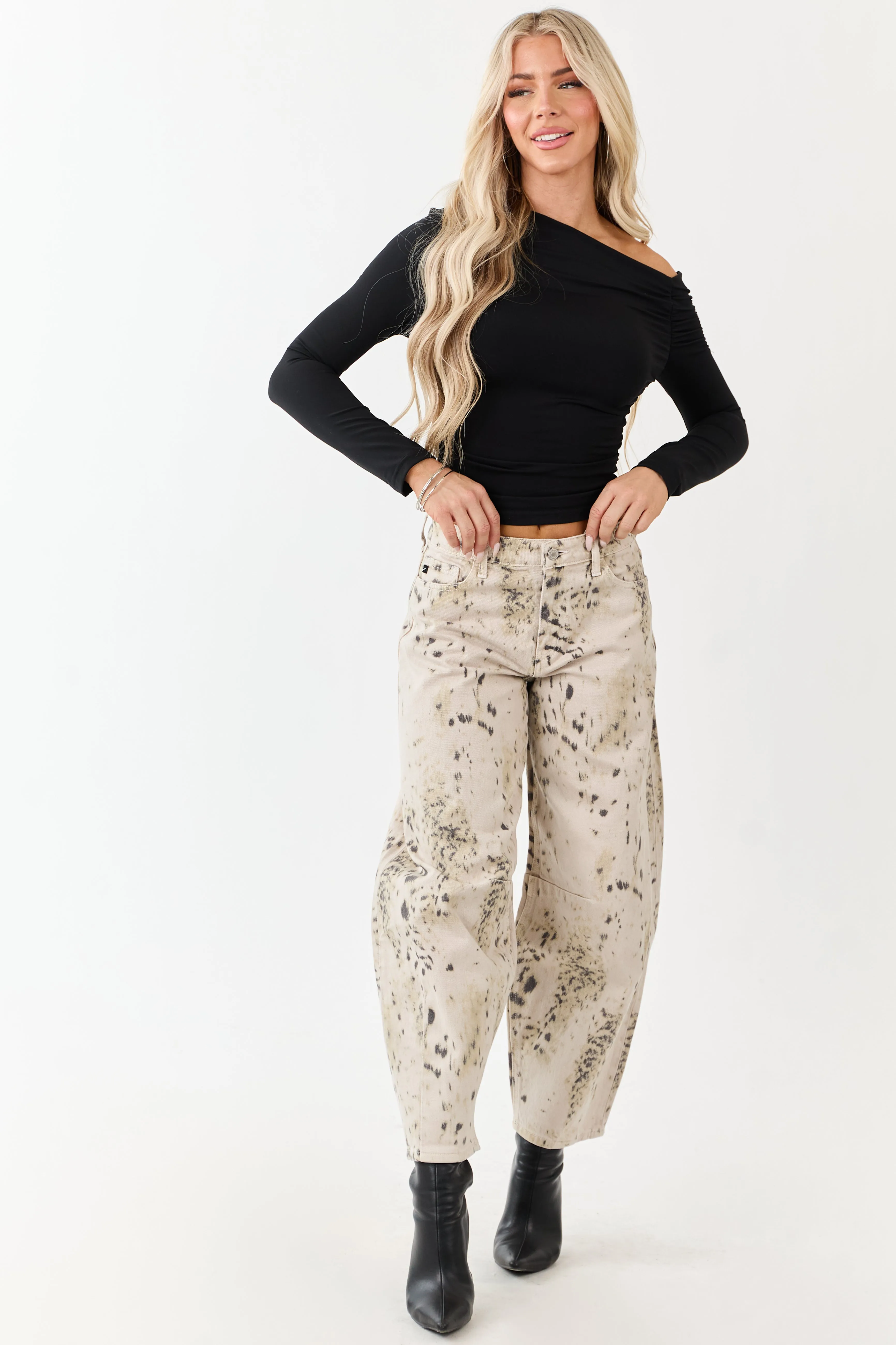 KanCan Snow Leopard Horseshoe Barrel Jeans sold by Lime Lush product image thumbnail 5