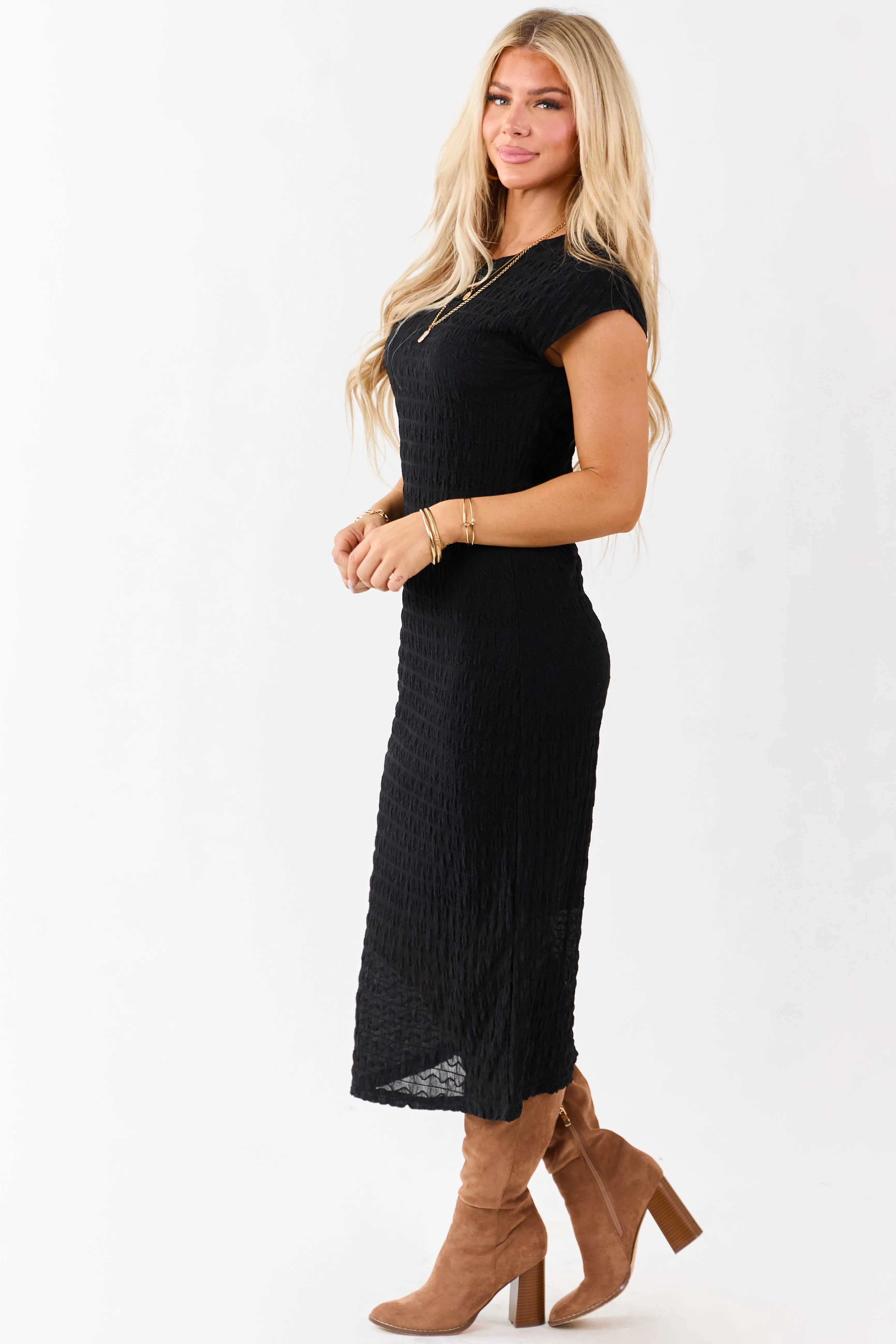 Black Wavy Textured Mesh Cap Sleeve Midi Dress sold by Lime Lush product image thumbnail 4