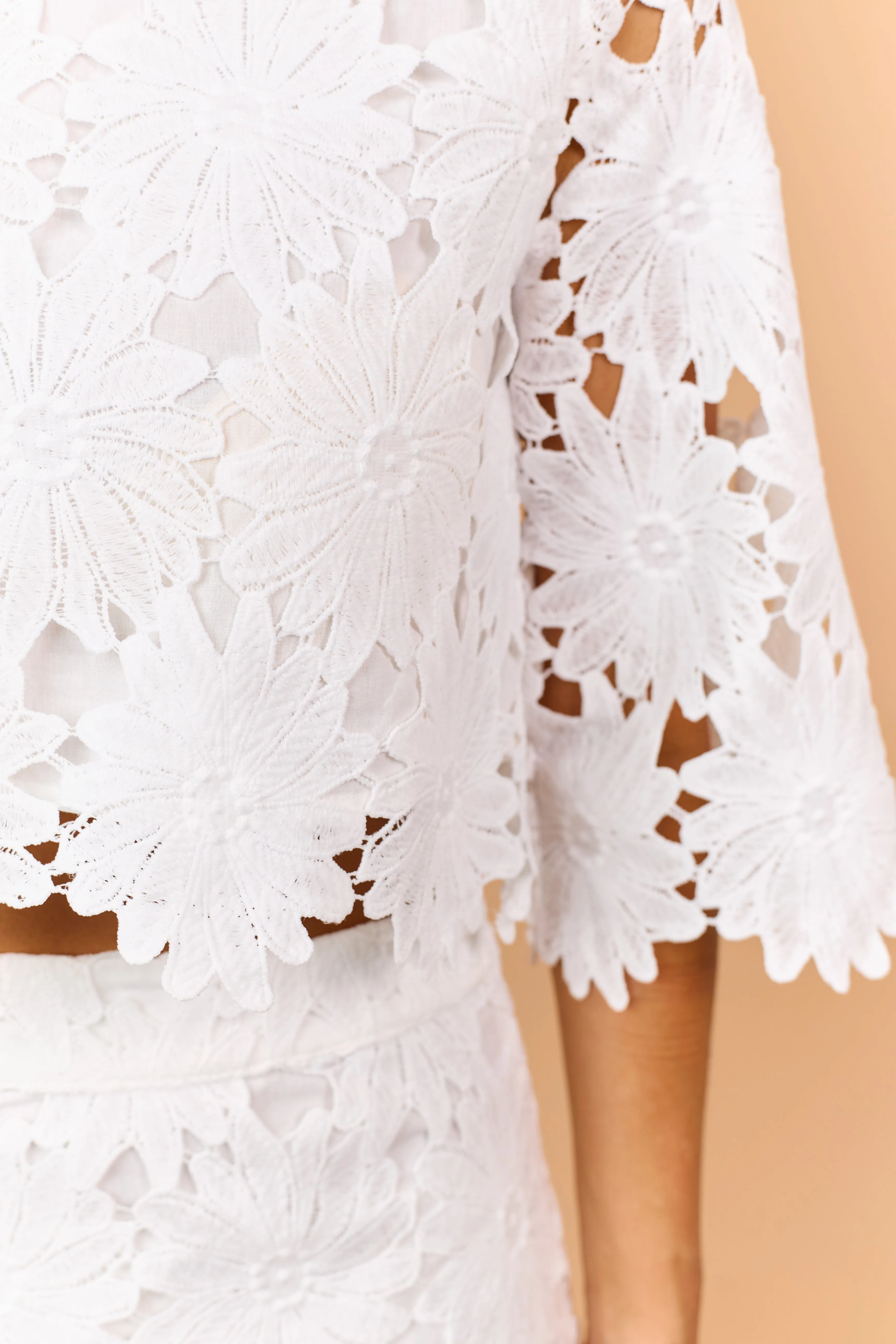 Off White Floral Lace Scalloped Hem Half Sleeve Top sold by Lime Lush product image thumbnail 5