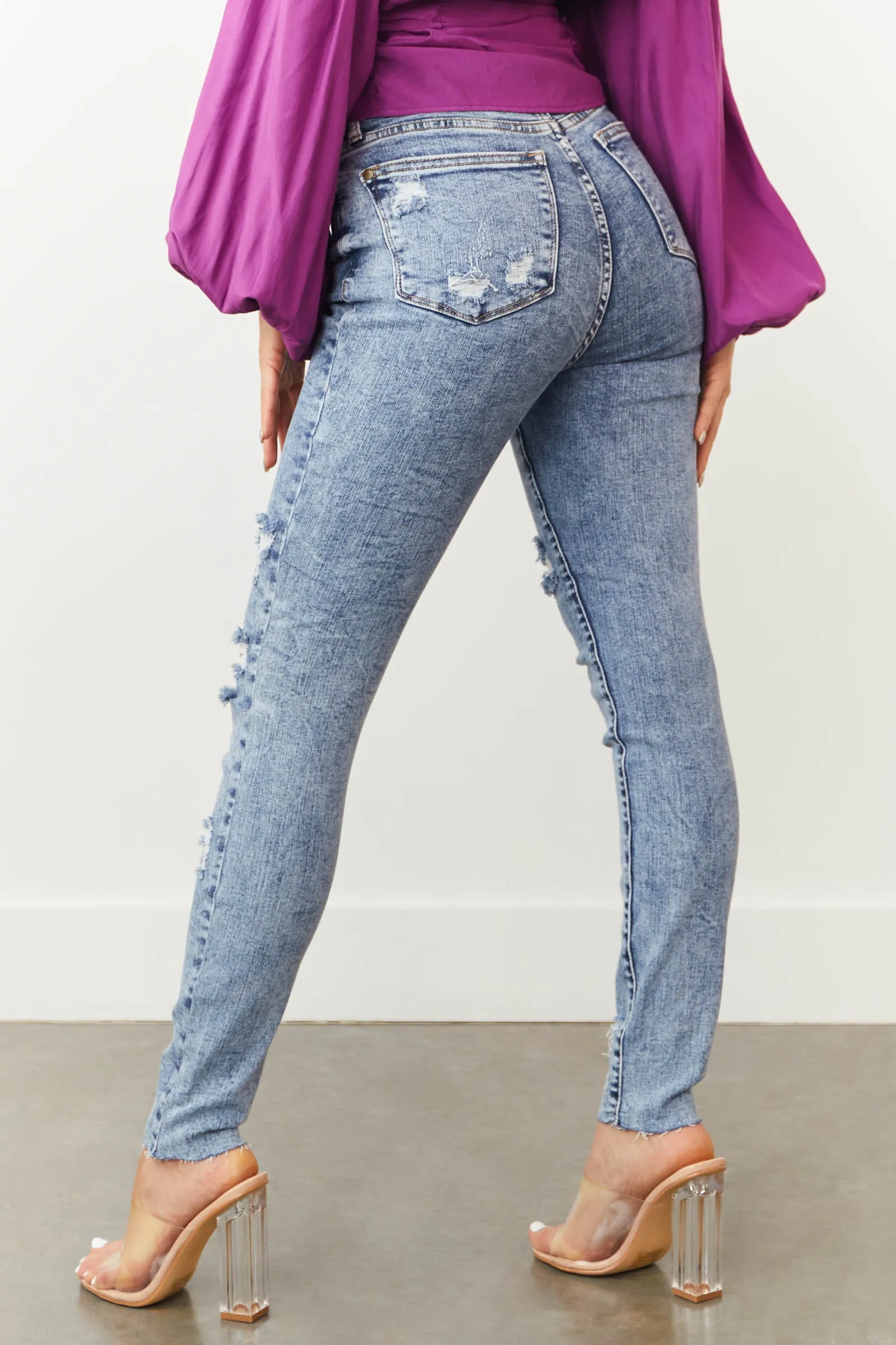 Judy Blue Light Acid Wash High Rise Torn Skinny Jeans sold by Lime Lush product image thumbnail 4