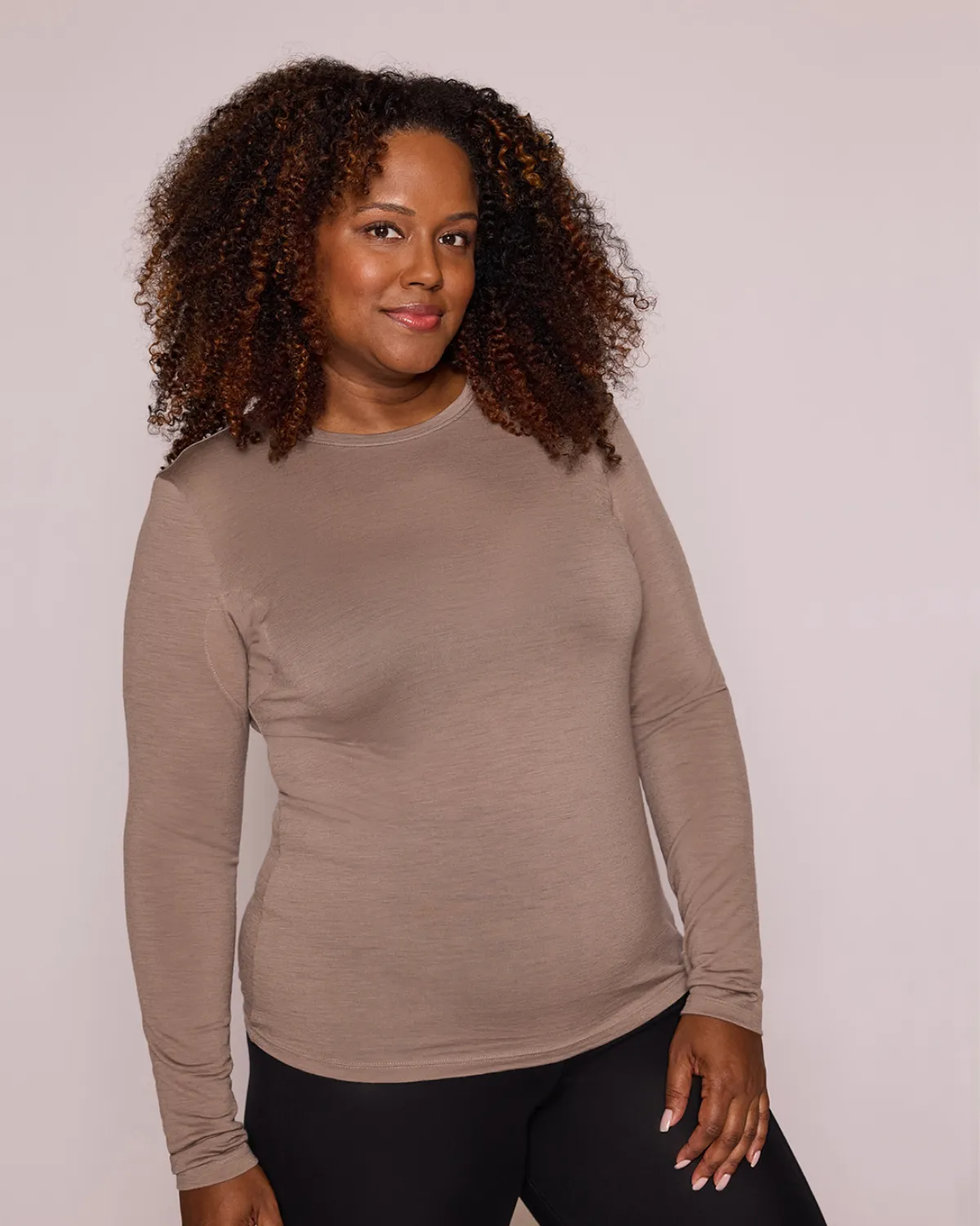 The Merino Wool Long-Sleeve Crewneck Undershirt sold by Numi product image thumbnail 5