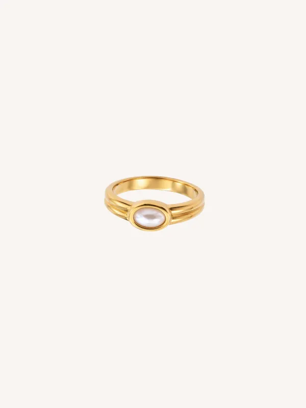 Pearl Ring made by Ten Wilde