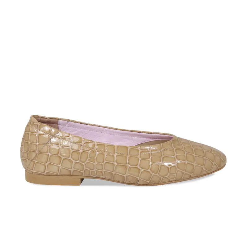 Luna: Camel Croc Patent Leather sold by Sole Bliss