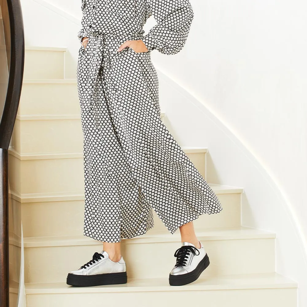 Diva: Silver Leather & Black sold by Sole Bliss product image thumbnail 4