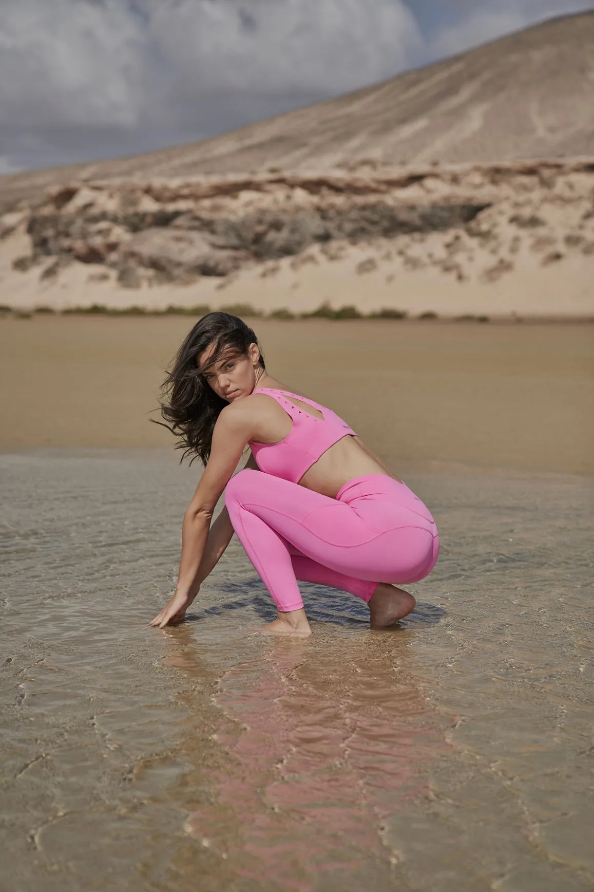 V-Waist Utility Legging sold by WISKII Active product image thumbnail 3