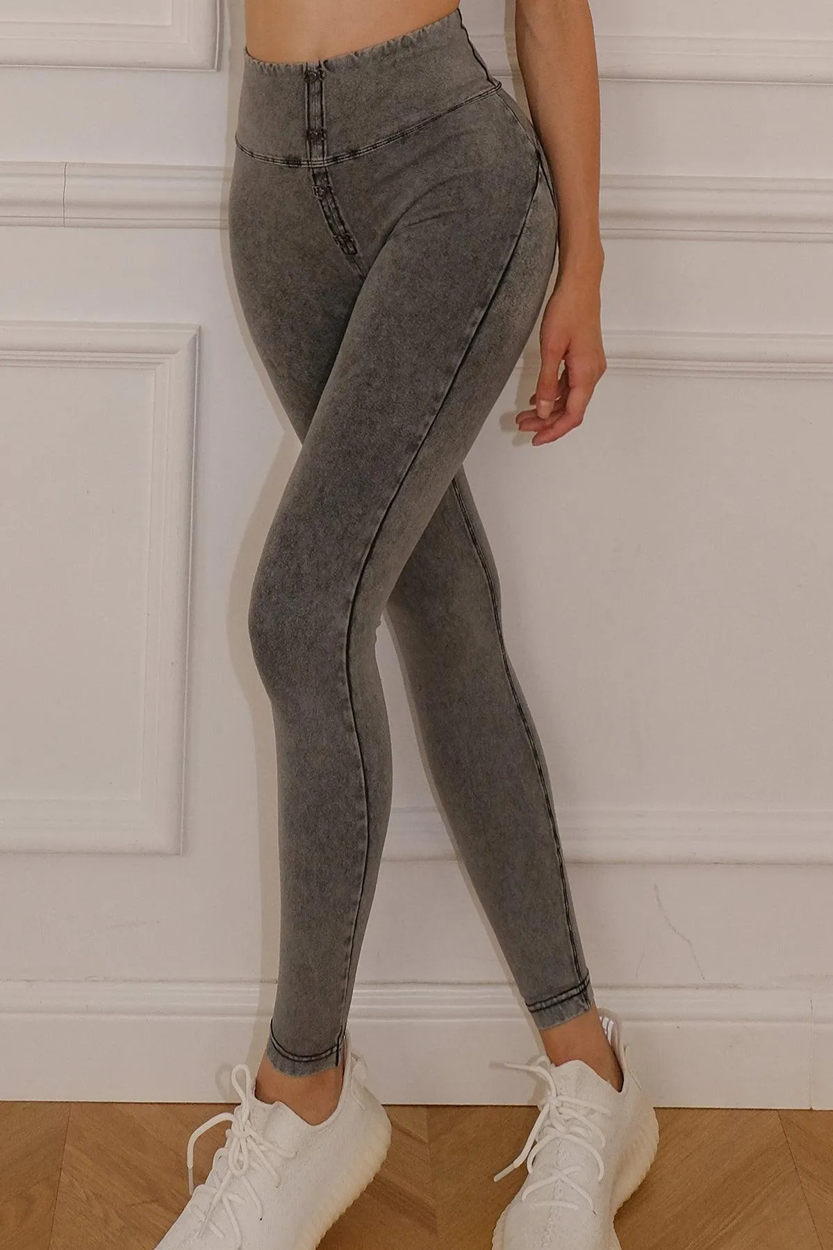 Buttonhook Beyond Legging sold by WISKII Active product image thumbnail 4