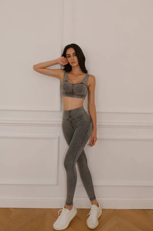 Buttonhook Beyond Legging sold by WISKII Active