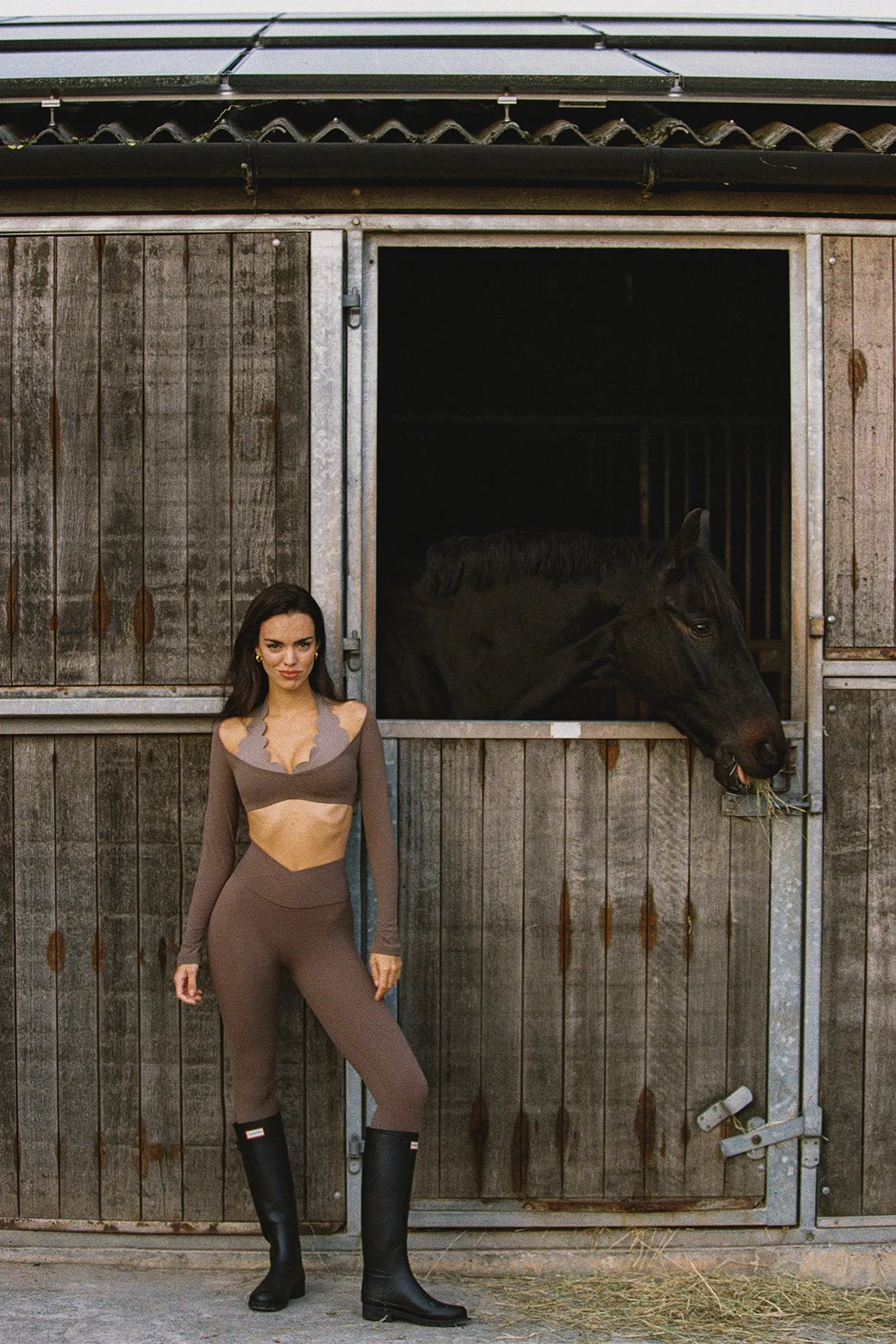 Long Sleeve Scallop Colorblock Crop Top sold by WISKII Active product image thumbnail 3