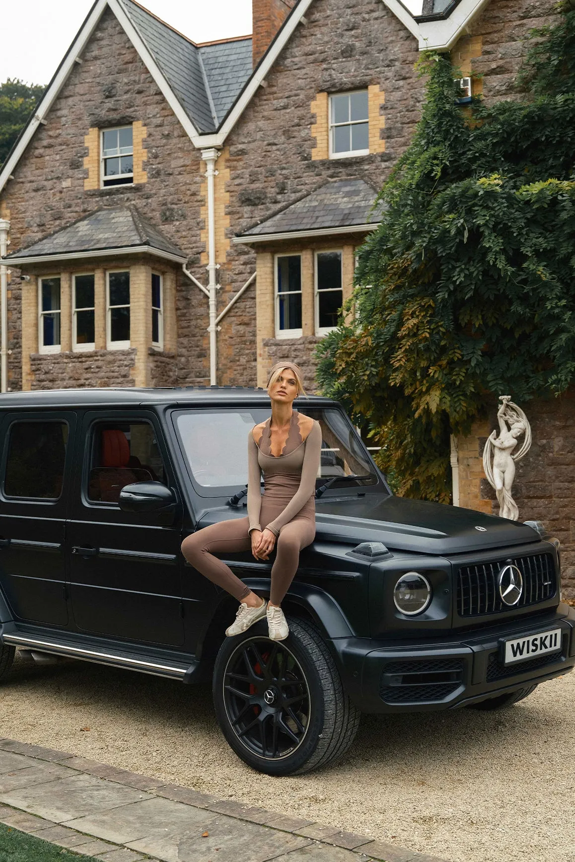 Long Sleeve Scallop Colorblock Top sold by WISKII Active product image thumbnail 3