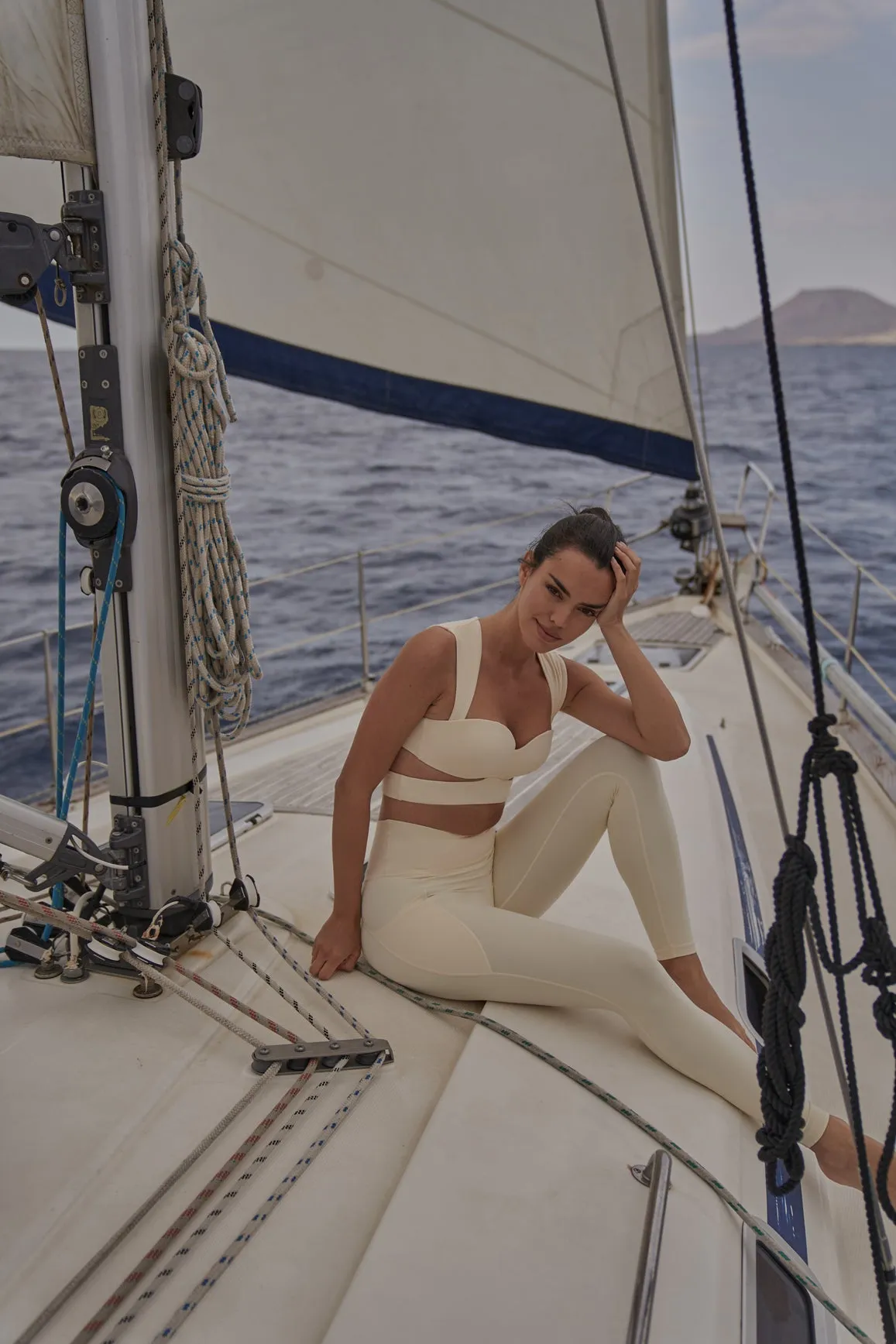 V-Waist Utility Legging sold by WISKII Active product image thumbnail 3