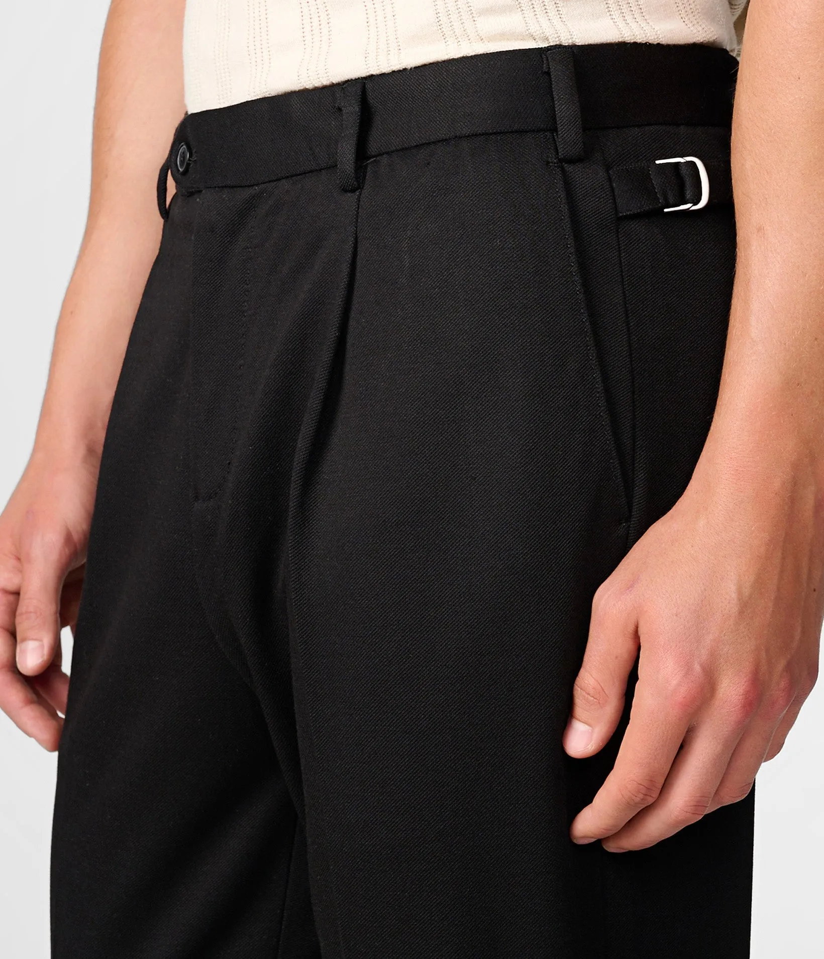 NYLON STRETCH CARGO PANT sold by Karl Lagerfeld Paris product image thumbnail 4