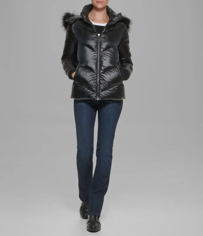 APRES SKI SHORT CHEVRON PUFFER sold by Karl Lagerfeld Paris