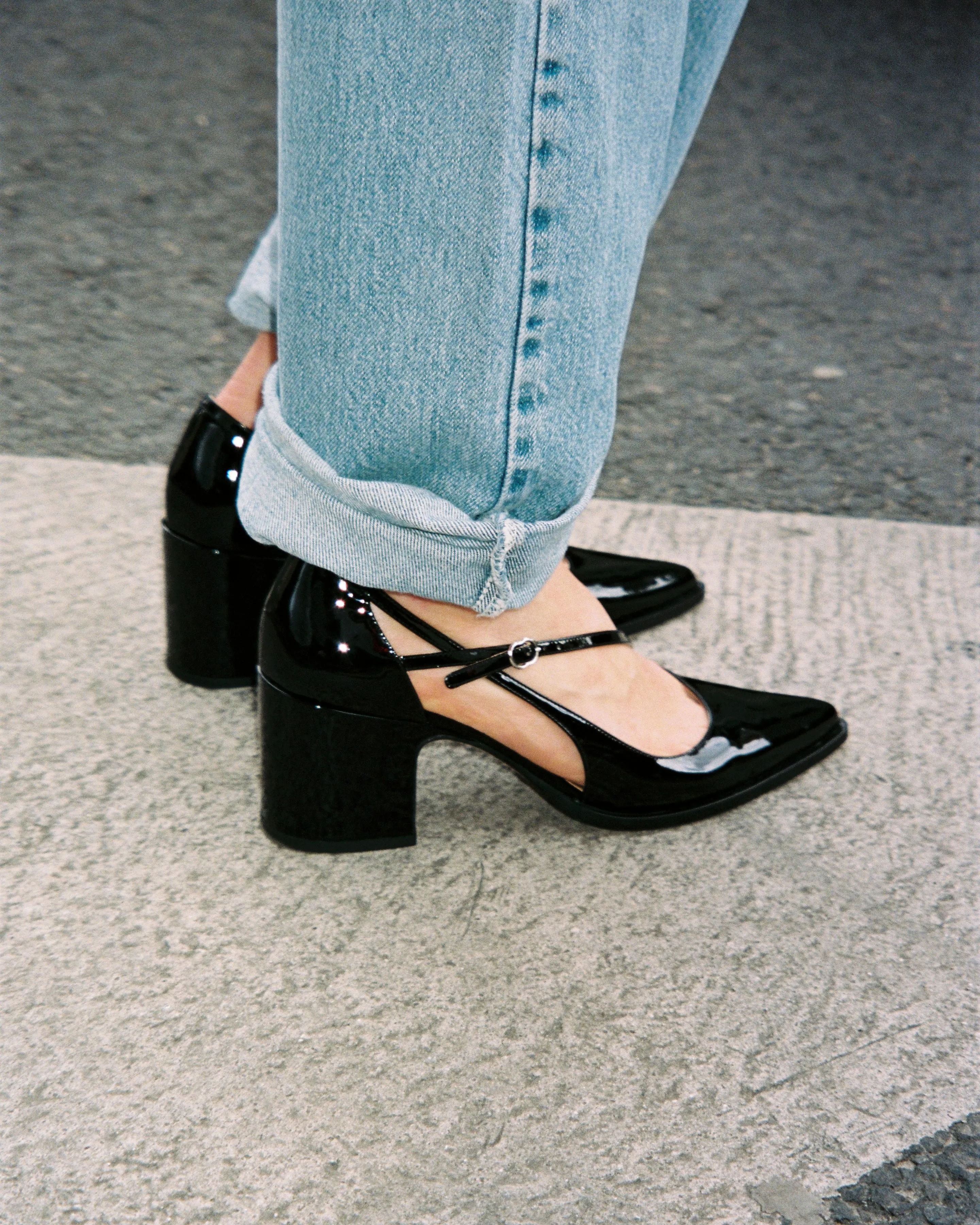 THEOFFICE - Escarpins - Verni Noir sold by Nomasei product image thumbnail 2