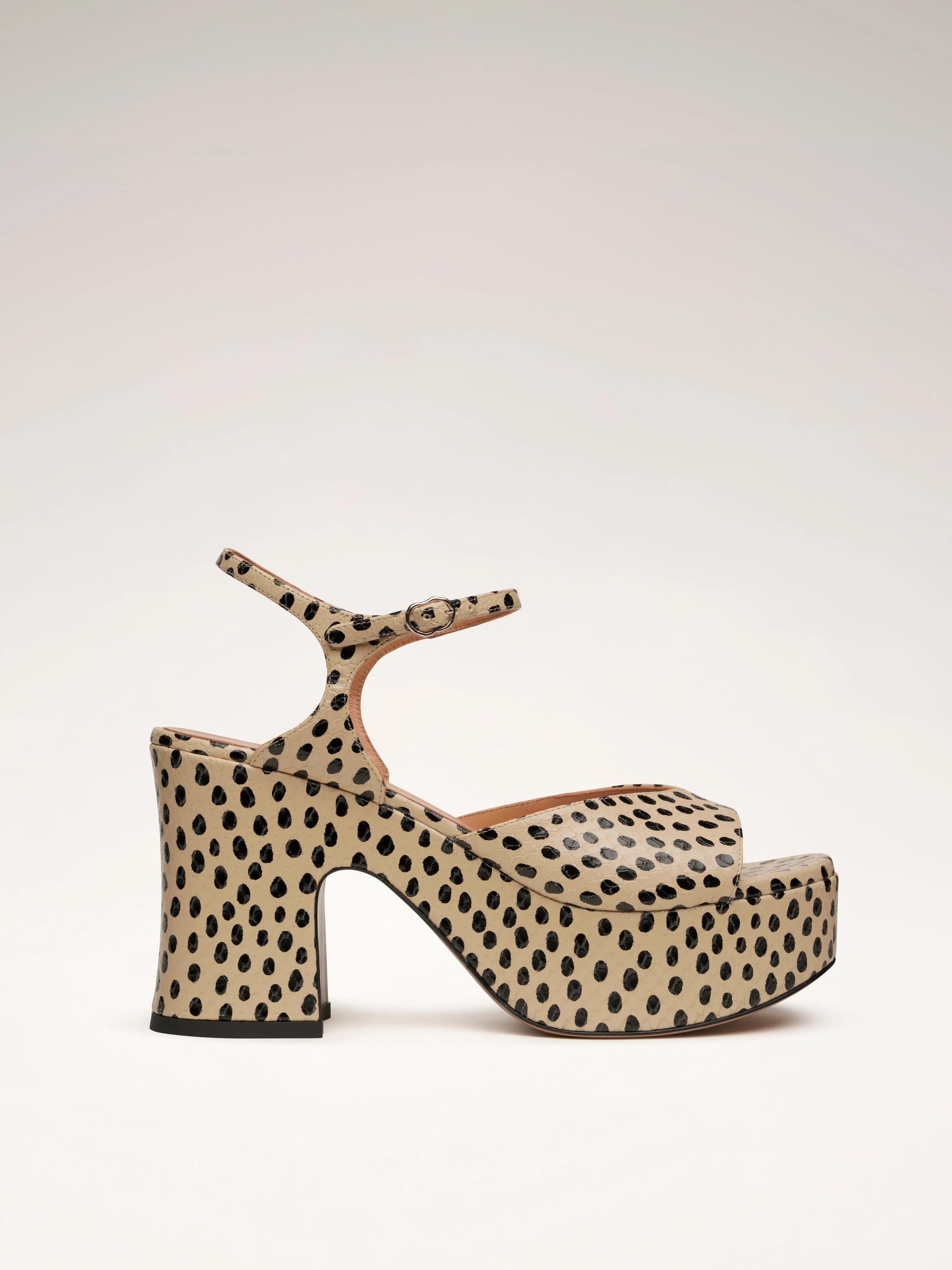 Laura Brown x Nomasei : DRIVER - Sandales - Pois Beige sold by Nomasei