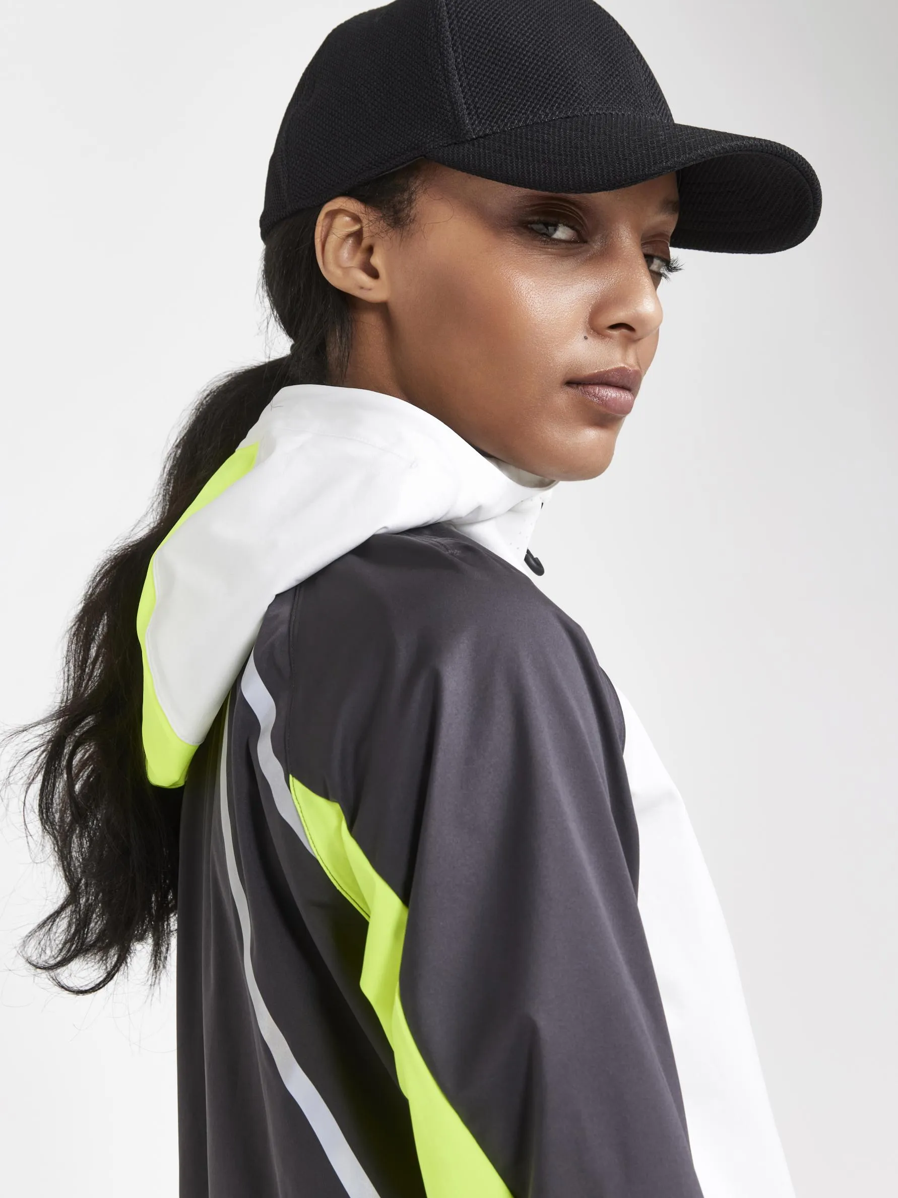 WOMEN'S PRO HYDRO LUMEN RUNNING JACKET 2 sold by Craft Sportswear product image thumbnail 3