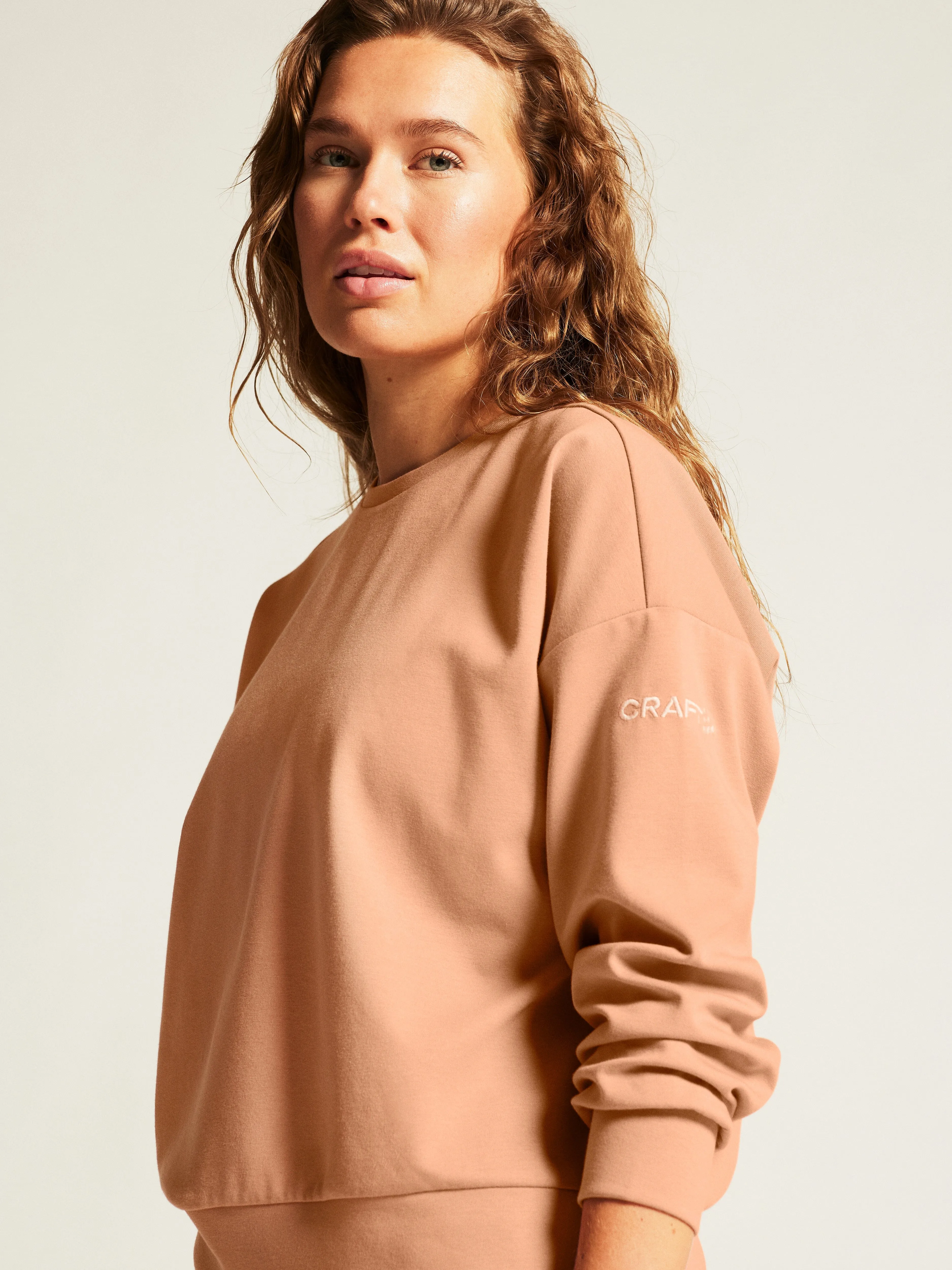 WOMEN'S ADV JOIN SWEATSHIRT - SYRUP sold by Craft Sportswear