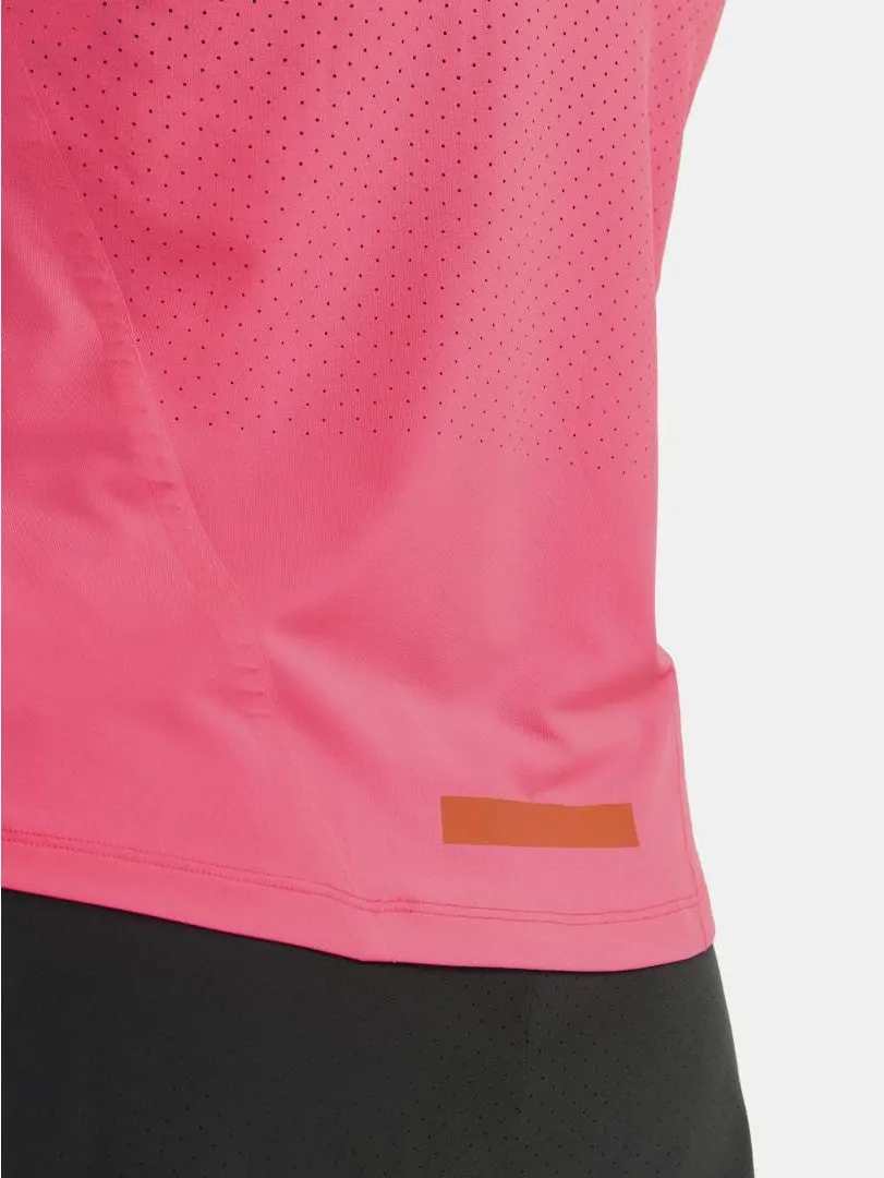 WOMEN'S PRO HYPERVENT RUNNING SINGLET 2 - FUCHSIA sold by Craft Sportswear product image thumbnail 5