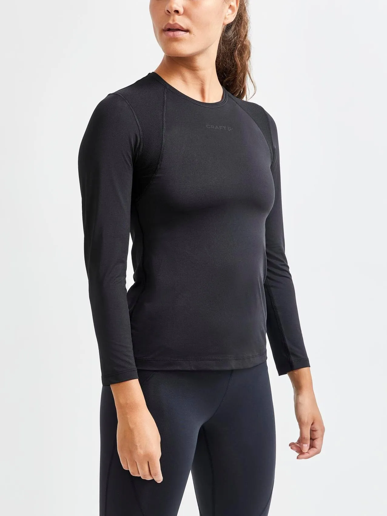 WOMEN'S ADV ESSENCE LONG SLEEVE TRAINING TEE - Black sold by Craft Sportswear