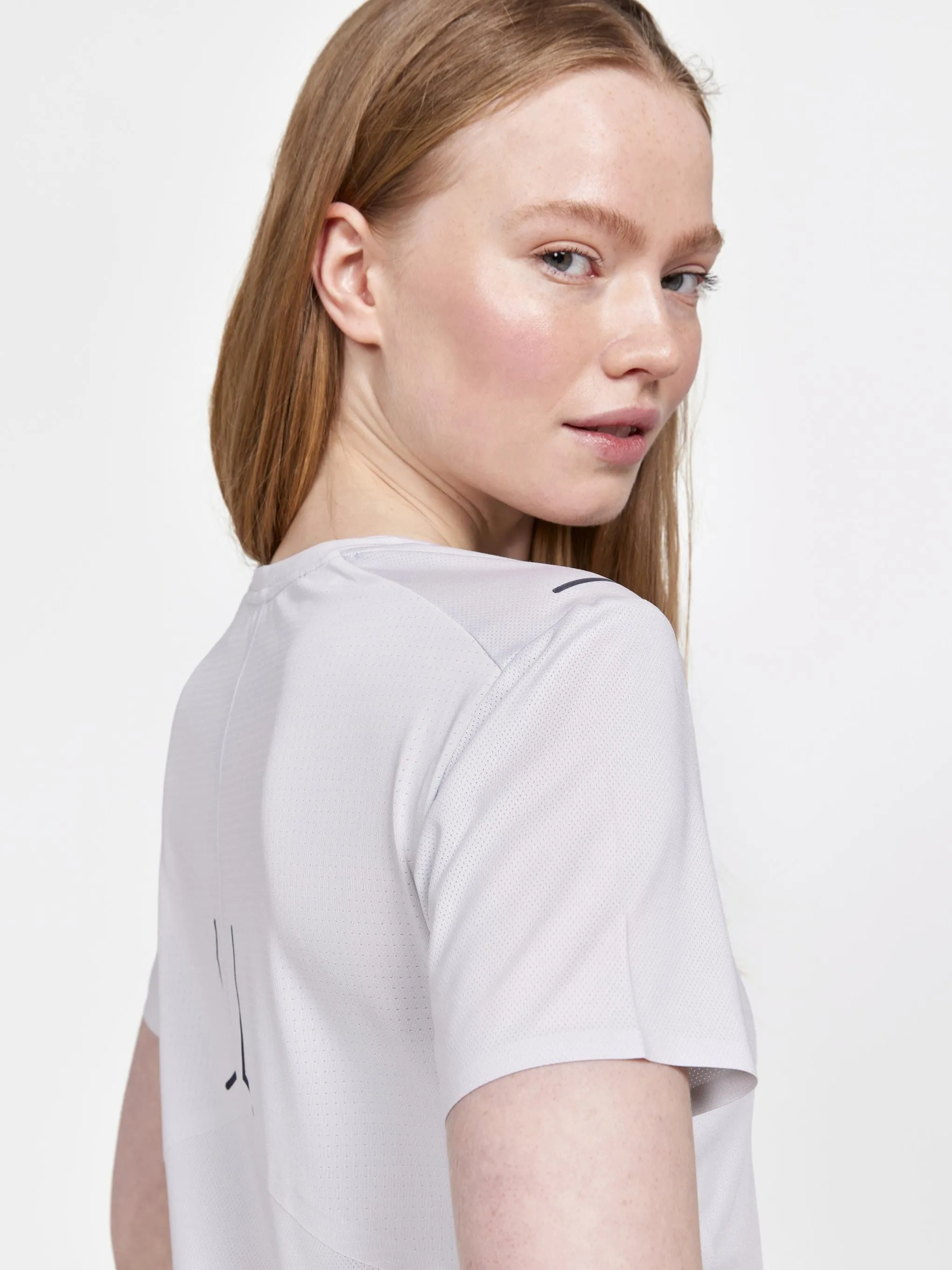 WOMEN'S PRO HYPERVENT RUNNING TEE - FLEX sold by Craft Sportswear product image thumbnail 3