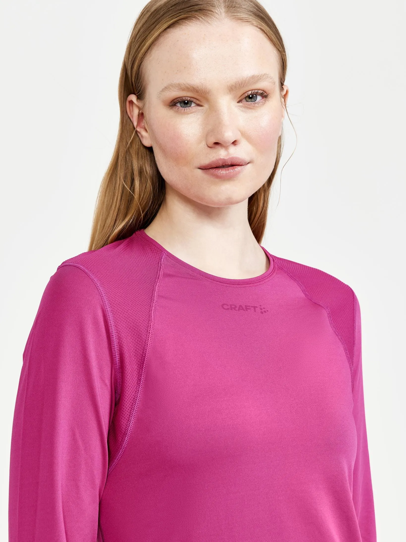WOMEN'S ADV ESSENCE LONG SLEEVE TRAINING TEE - ROXO sold by Craft Sportswear product image thumbnail 3