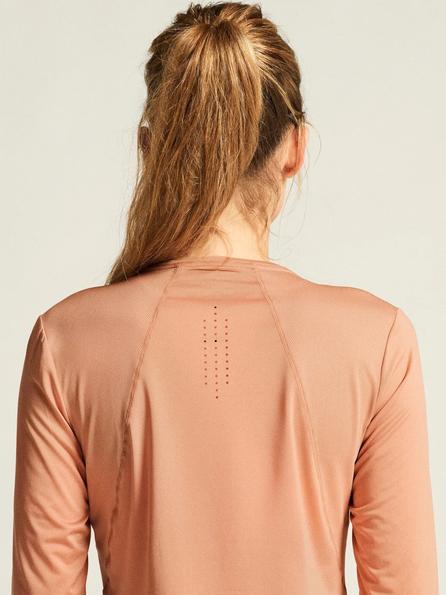 Women's ADV Essence Longsleeve Tee 2.0 - LIGHT SYRUP sold by Craft Sportswear product image thumbnail 4