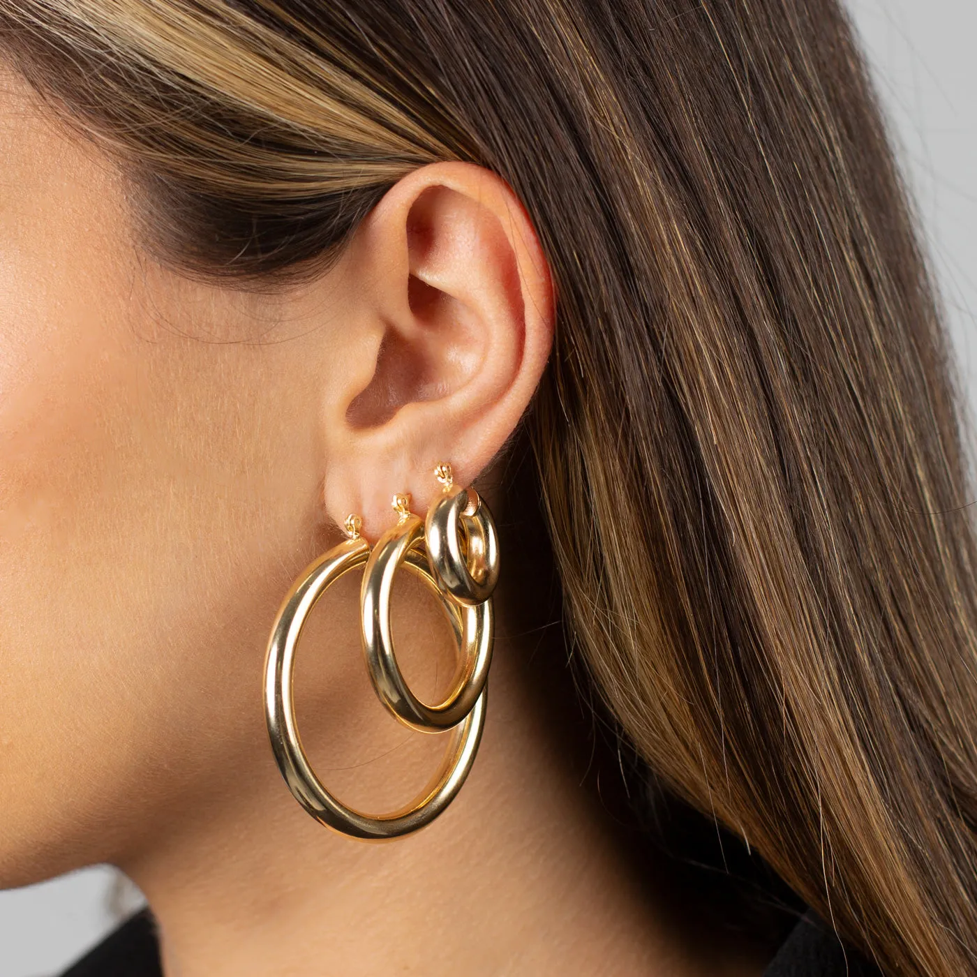 Adina's Chunky Hollow Hoop Earring sold by Adina Eden's product image thumbnail 3