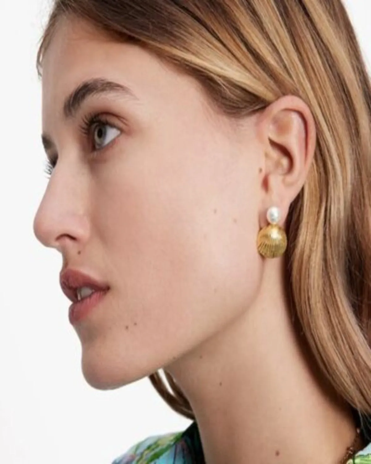 18K Gold Shell Stud Earrings with Pearl sold by Mason & Madison Co. product image thumbnail 3