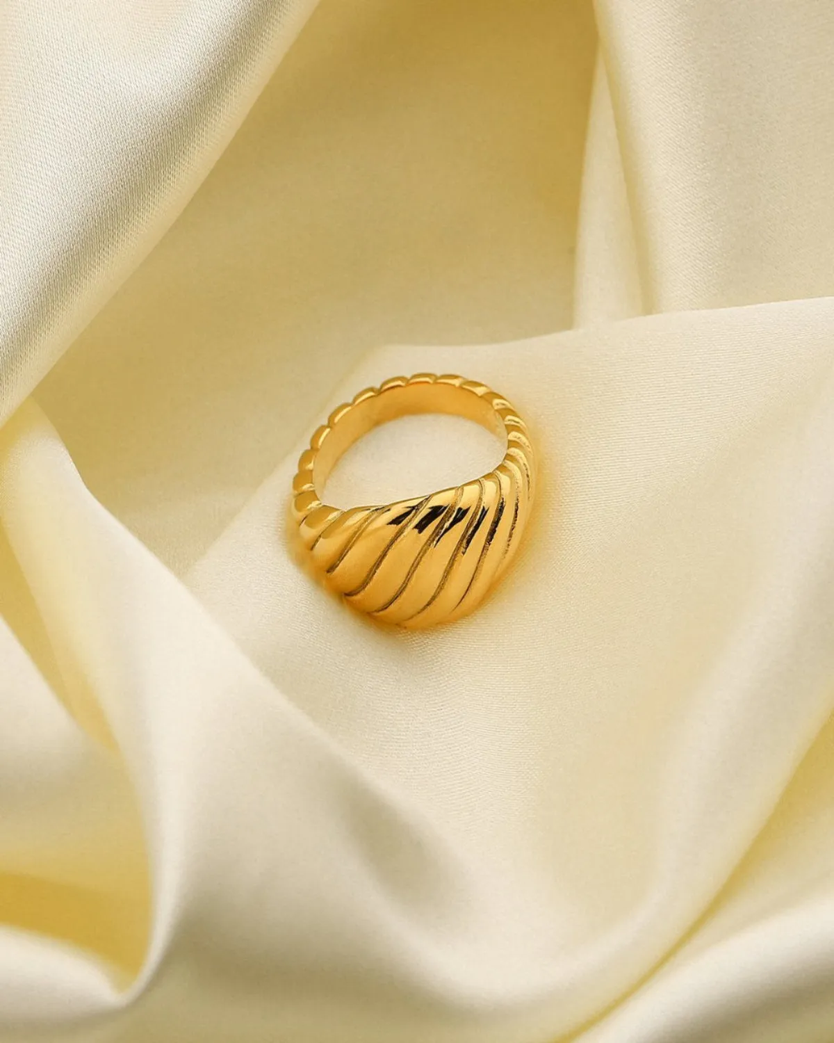 18K Gold Ring - Ribbed sold by Mason & Madison Co. product image thumbnail 3