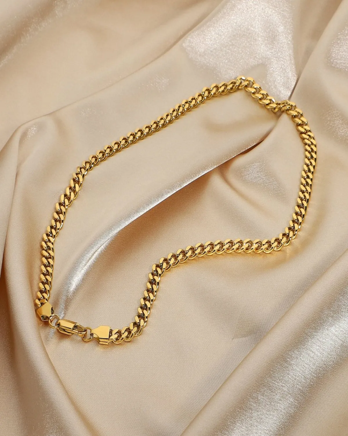 18K Gold Cable Chain Necklace sold by Mason & Madison Co. product image thumbnail 2