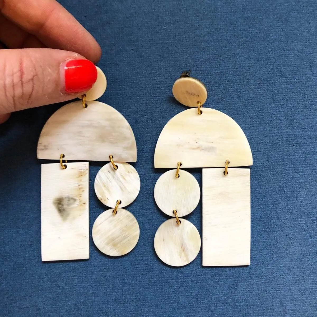 Natural Horn Mobile Earrings sold by Sunshine Tienda product image thumbnail 3