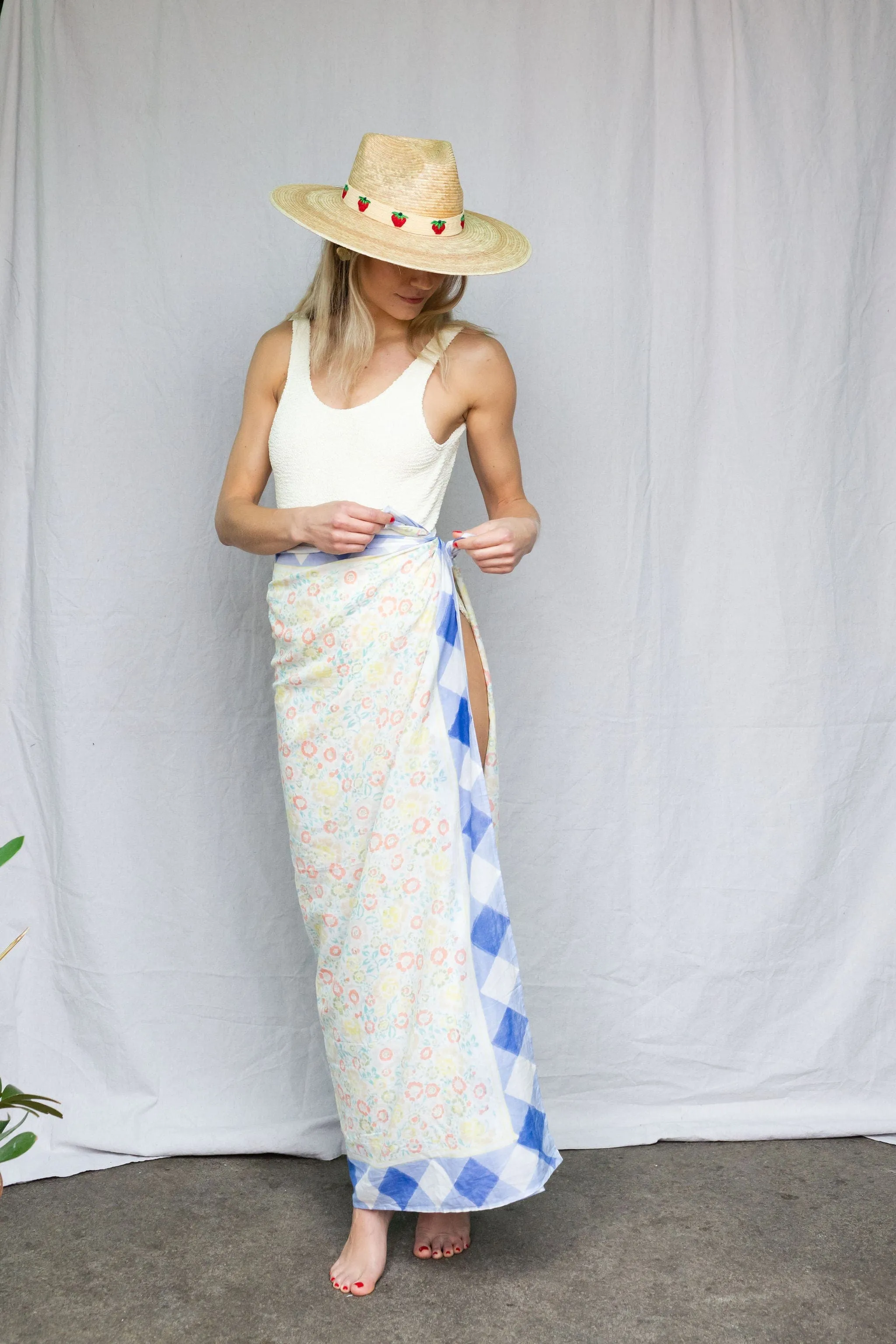 Garden Island Sarong sold by Sunshine Tienda product image thumbnail 2