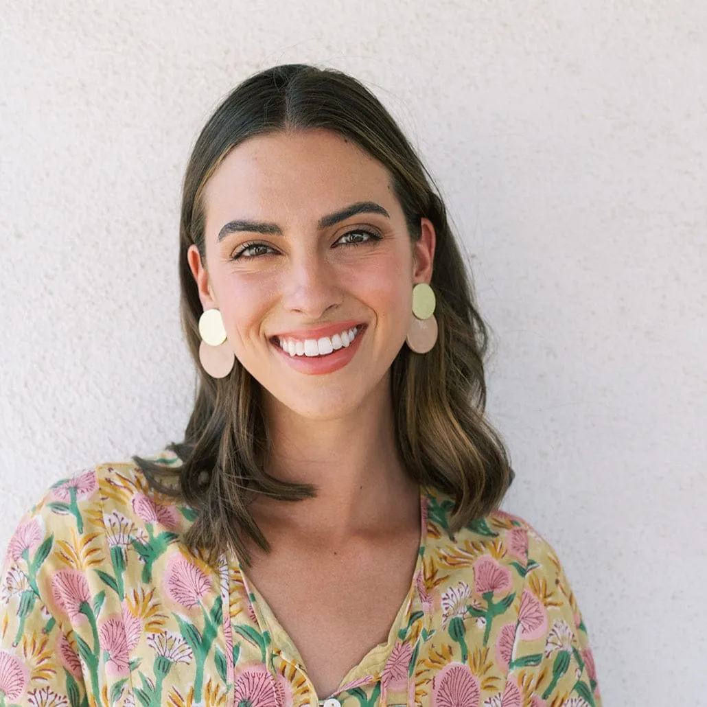 Sandy Metallic Circle Earrings sold by Sunshine Tienda product image thumbnail 3