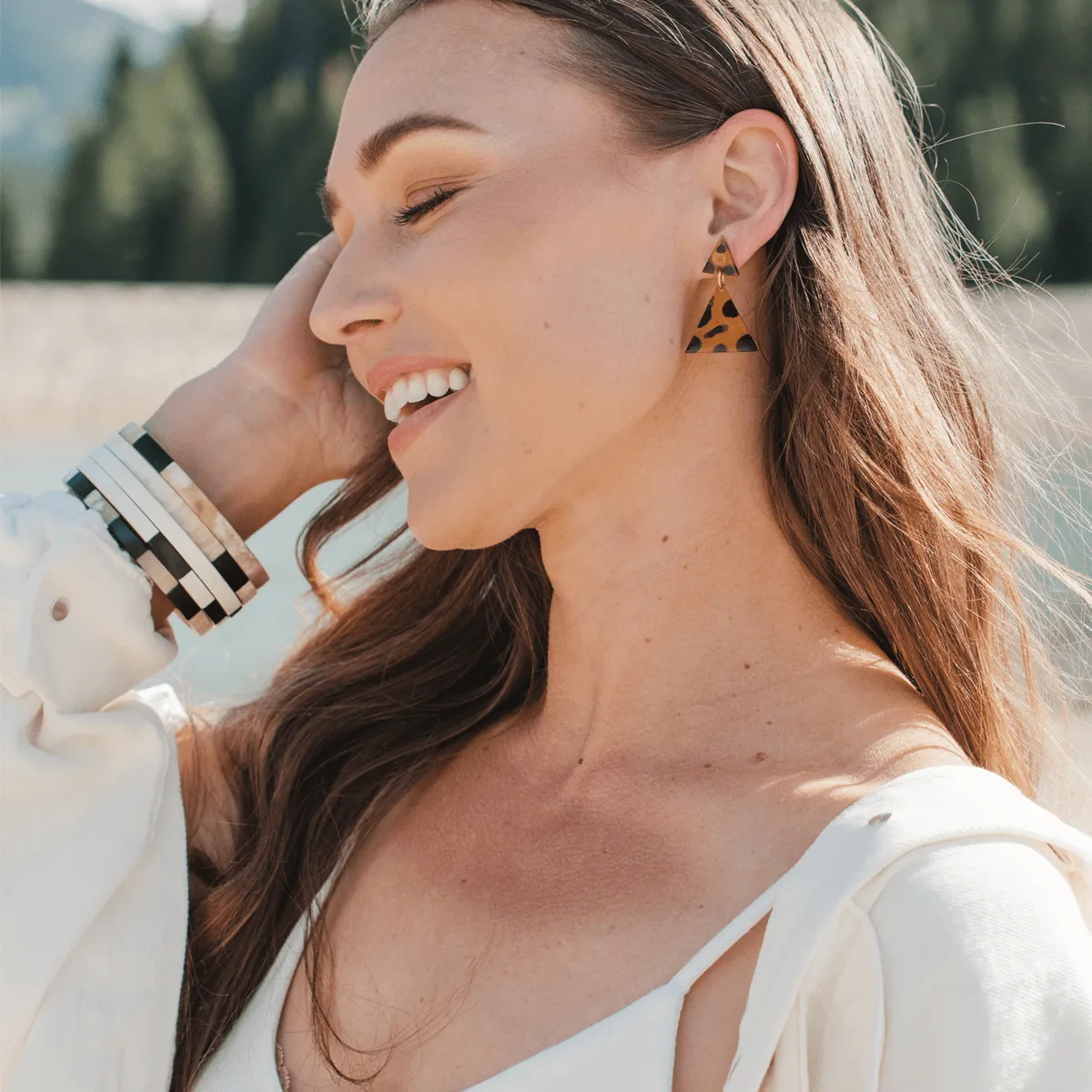 Black and White Tile Bangle Set sold by Sunshine Tienda product image thumbnail 3