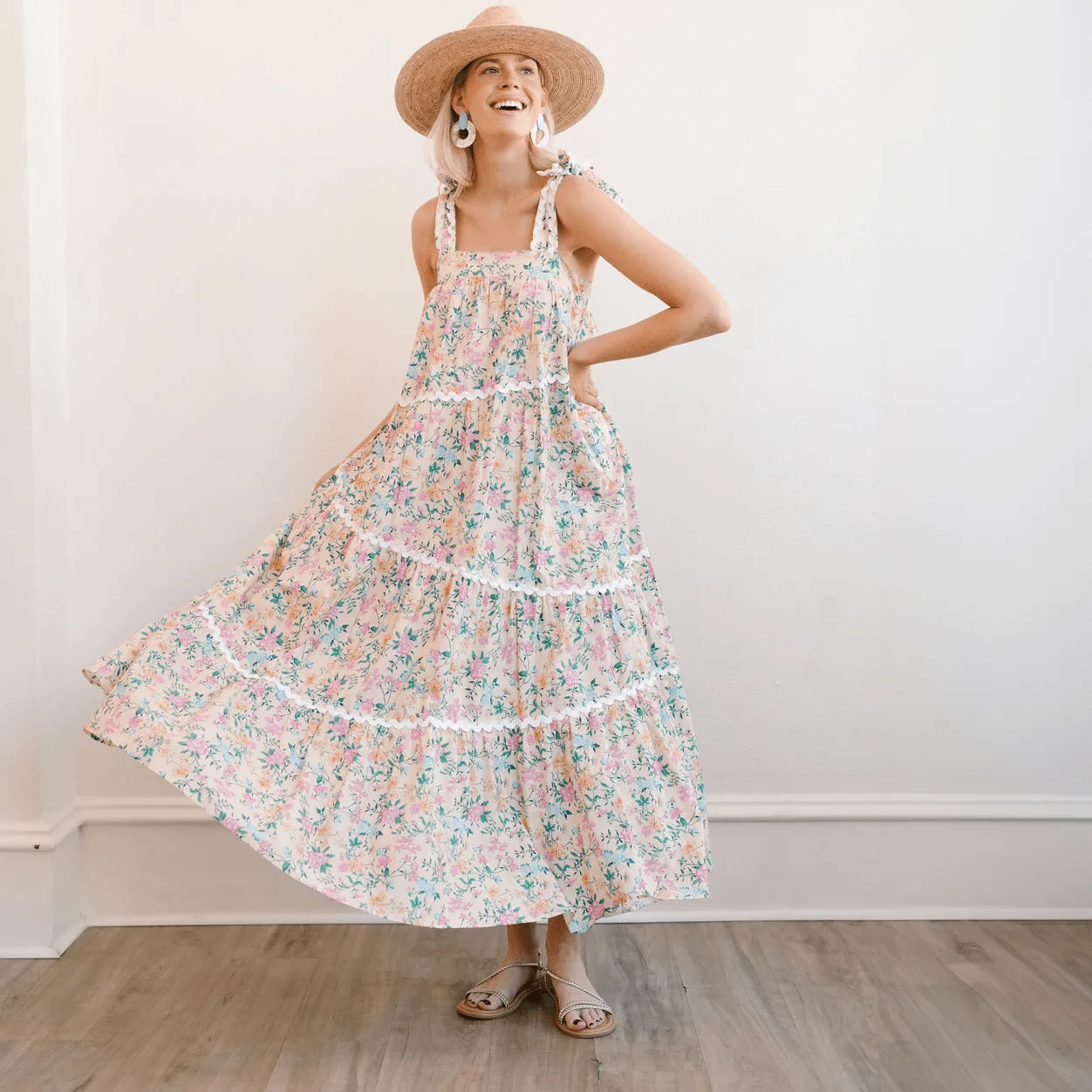 Flor Coconut Dress sold by Sunshine Tienda product image thumbnail 3