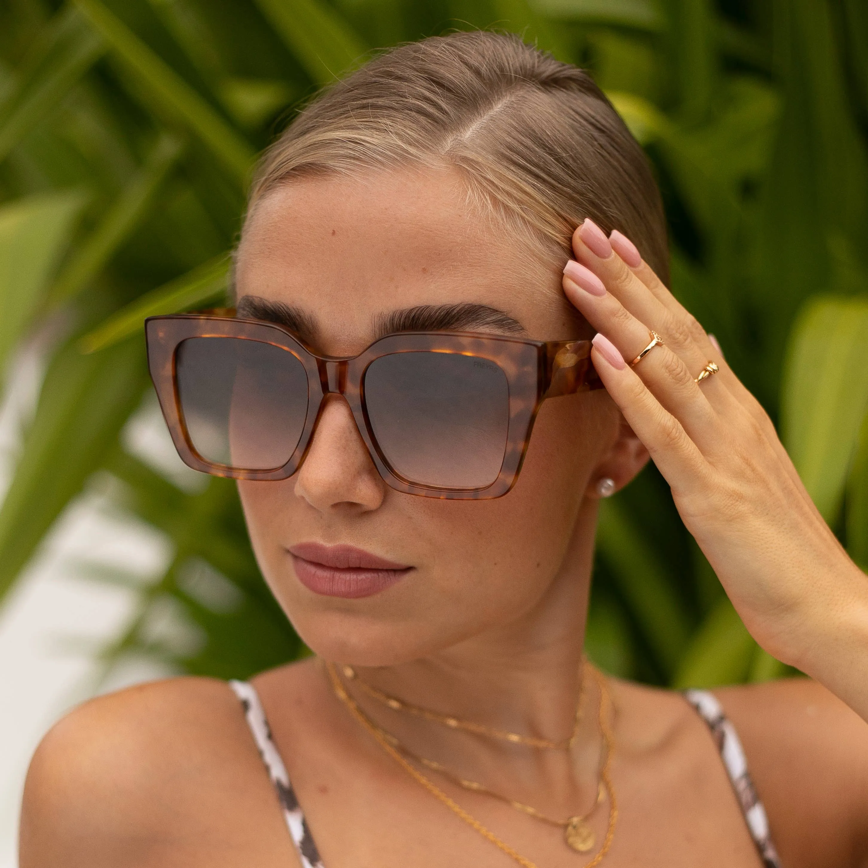 Oversized Square Sunglasses: Brown sold by Sunshine Tienda product image thumbnail 2