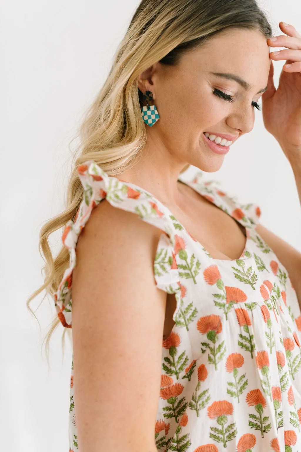 Small Checkered Anchor Earrings sold by Sunshine Tienda product image thumbnail 3
