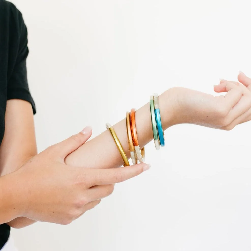 San Pedro Metallic Bangle Set sold by Sunshine Tienda product image thumbnail 2